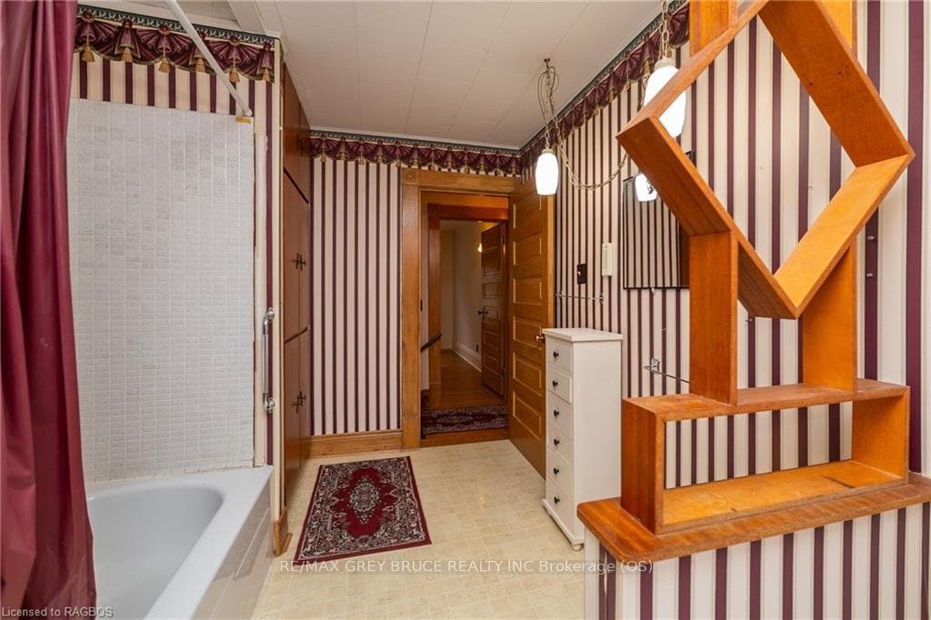 716 5TH Avenue photo 11
