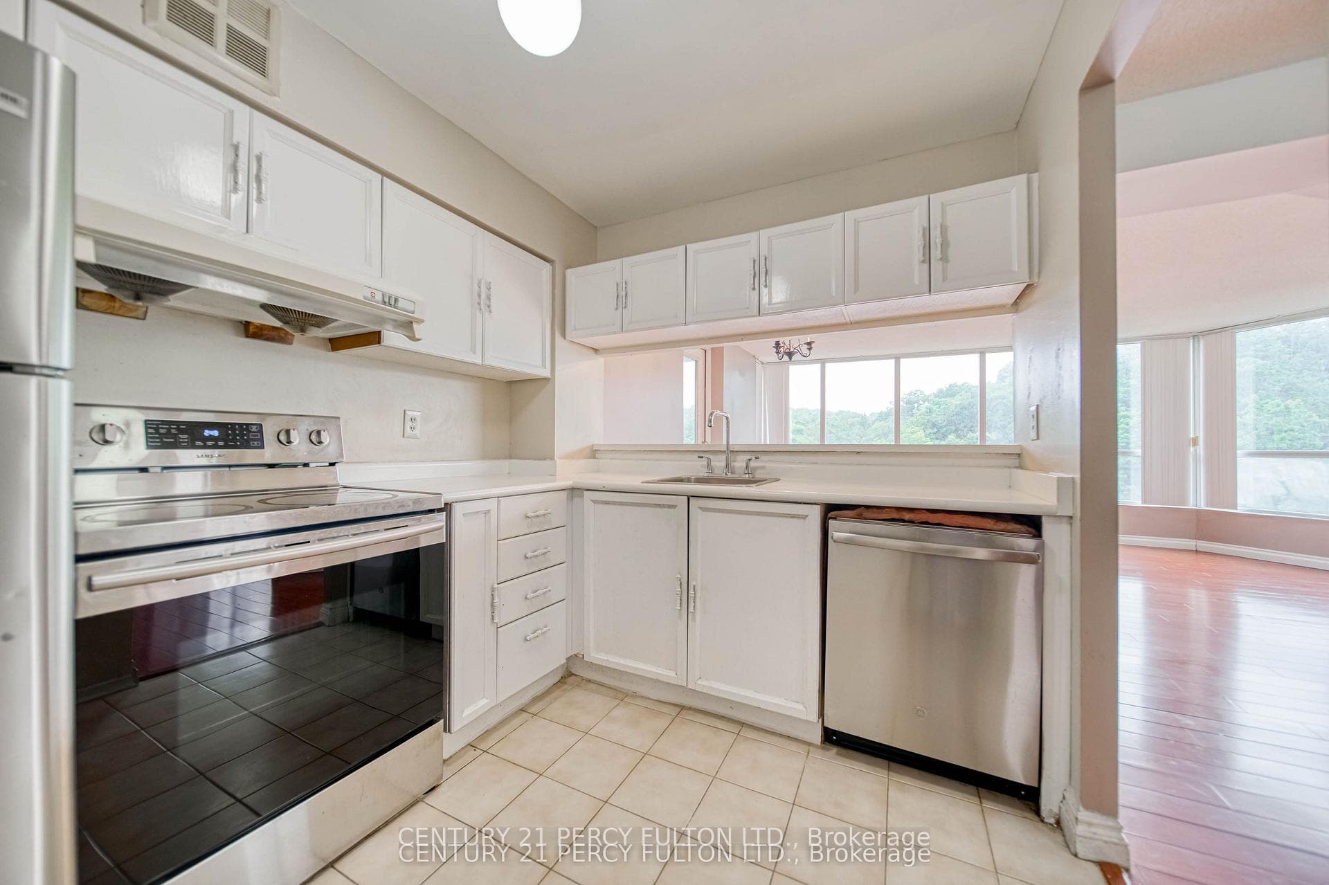 3050 Ellesmere Road Unit 814 photo 11