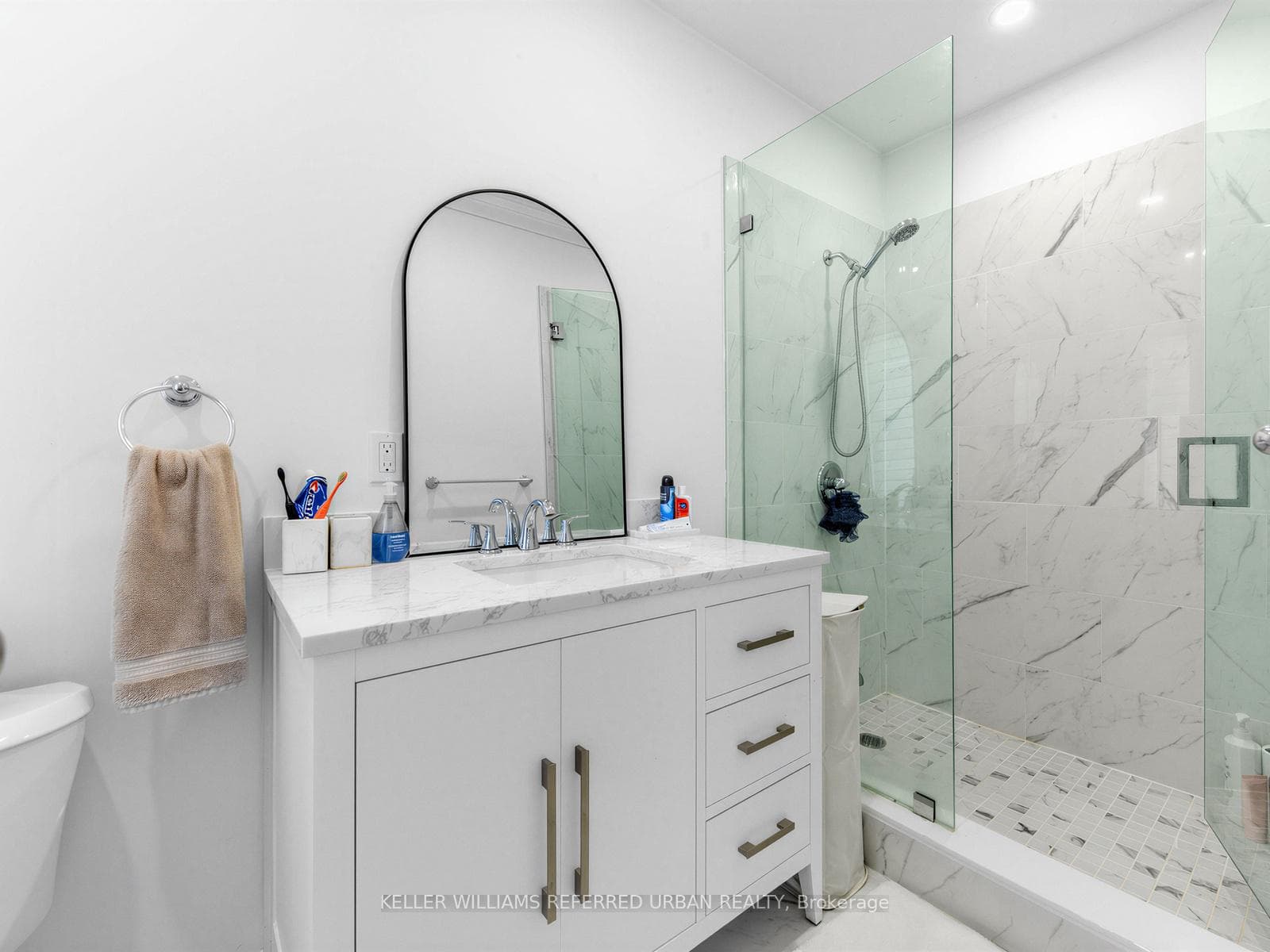 73 Prince Charles Drive photo 17