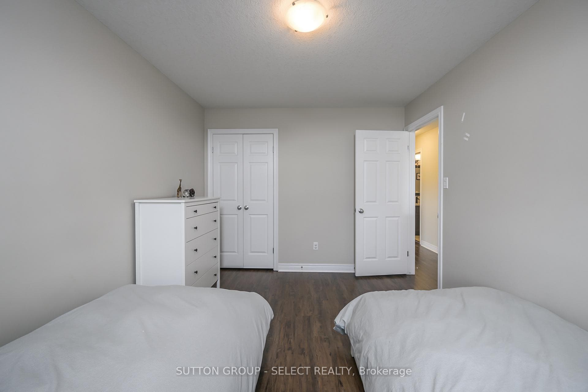2019 Foxwood Avenue photo 32
