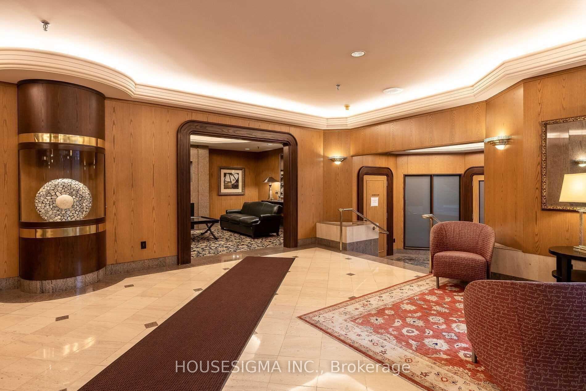 942 Yonge Street Unit 703 photo 21