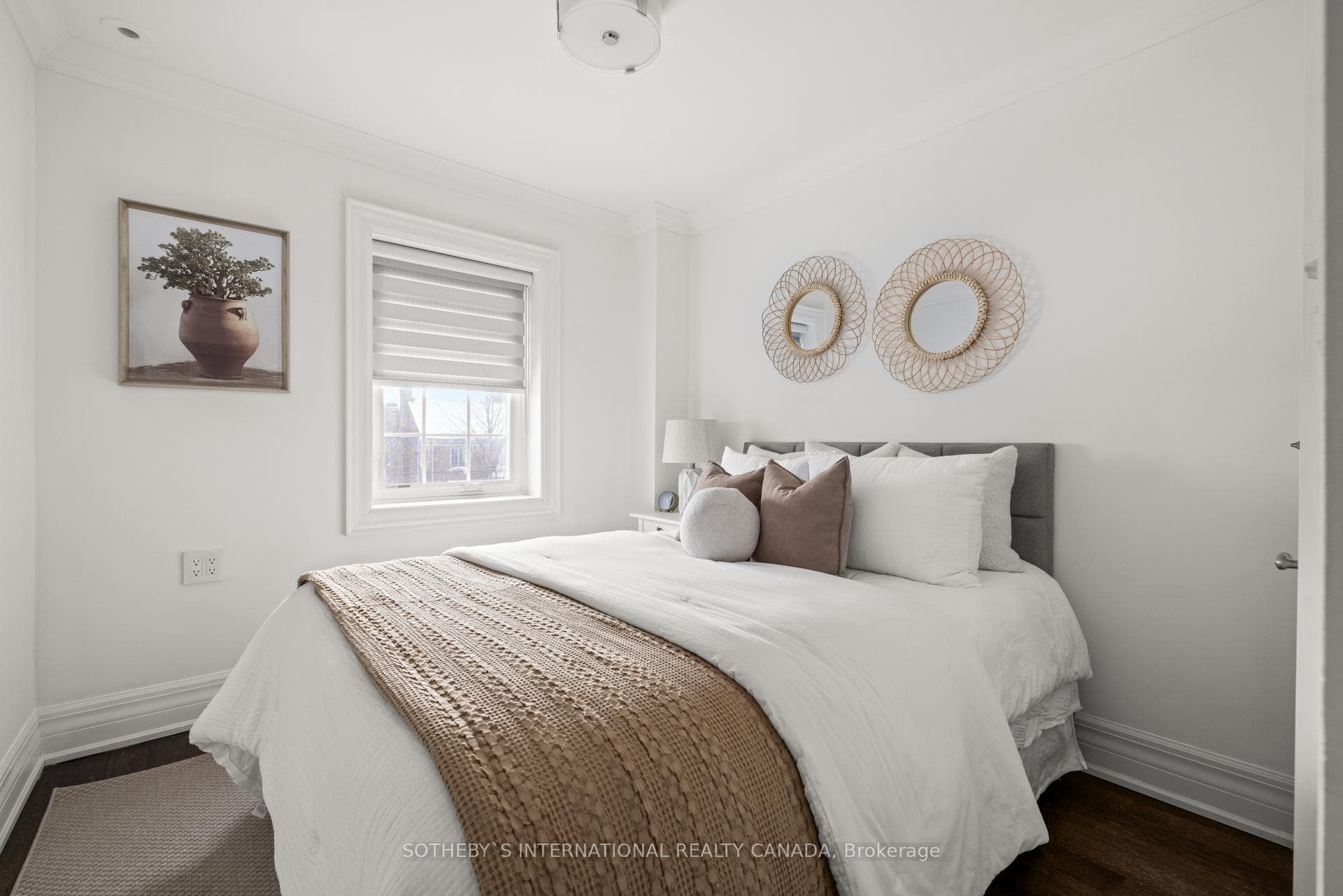 208 Hillhurst Boulevard photo 40