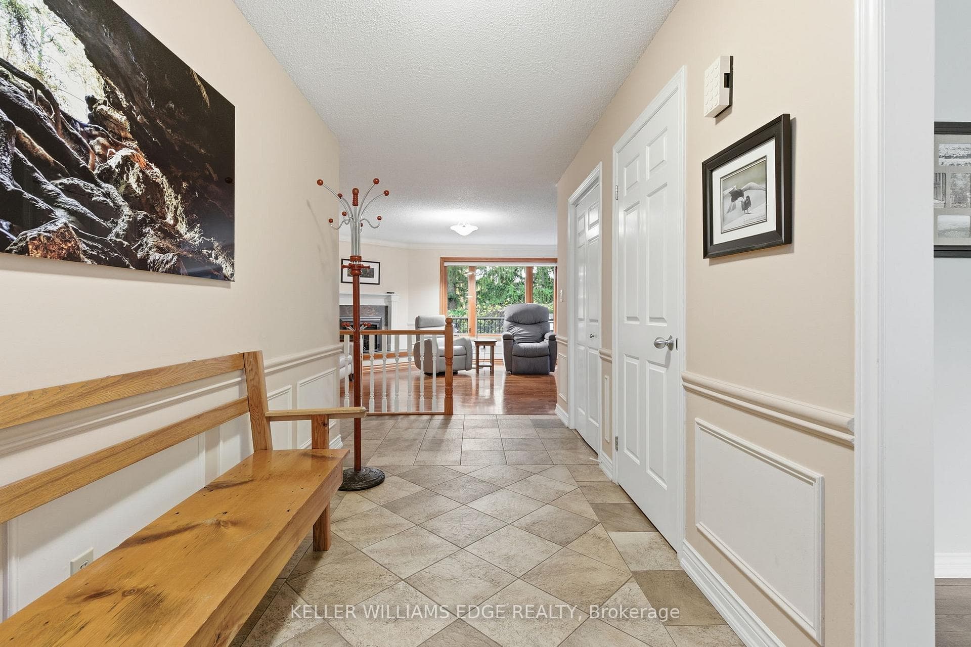 11 Mays Crescent photo 8