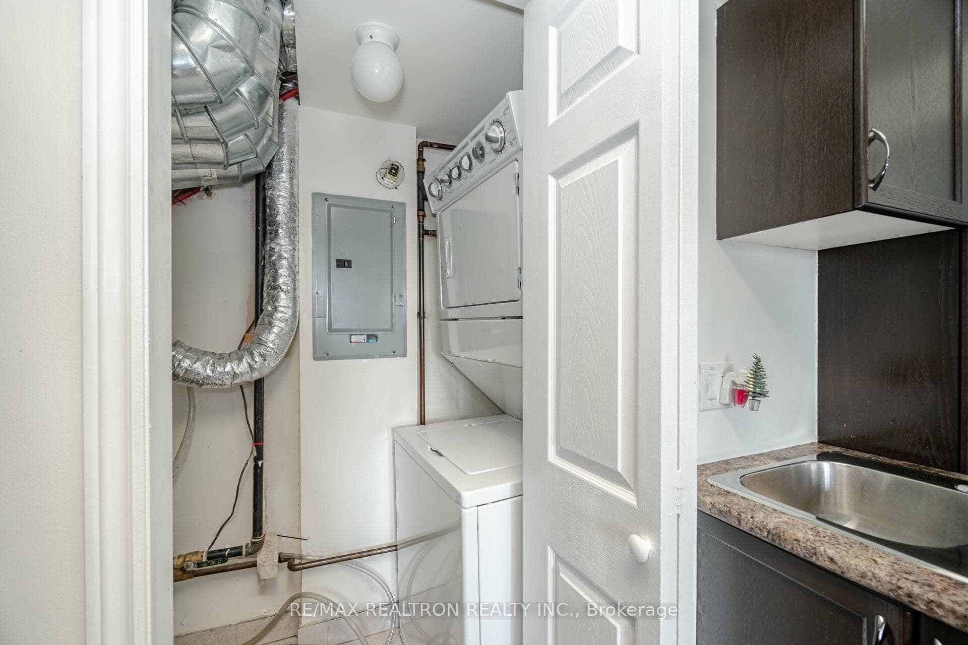 1795 Markham Road Unit 201 photo 21