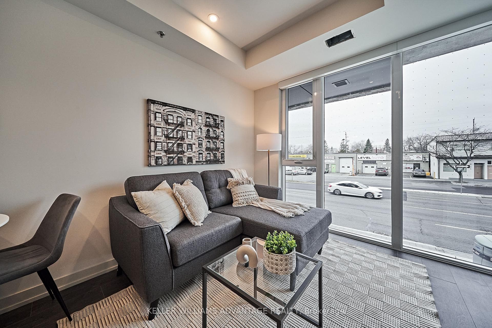 2213 Kingston Road Unit 105R photo 4