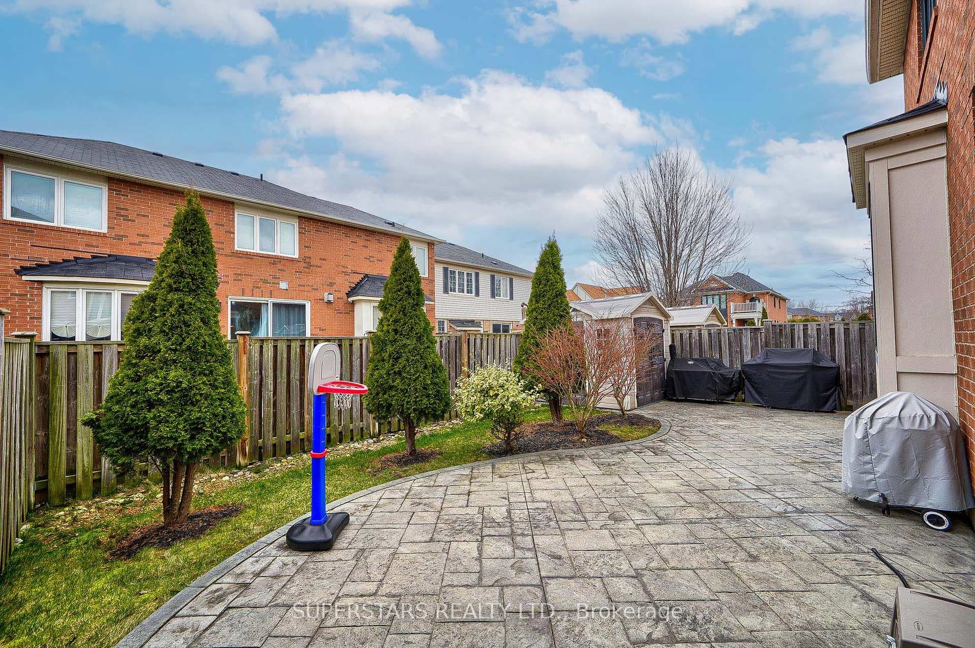 648 Sandiford Drive photo 35