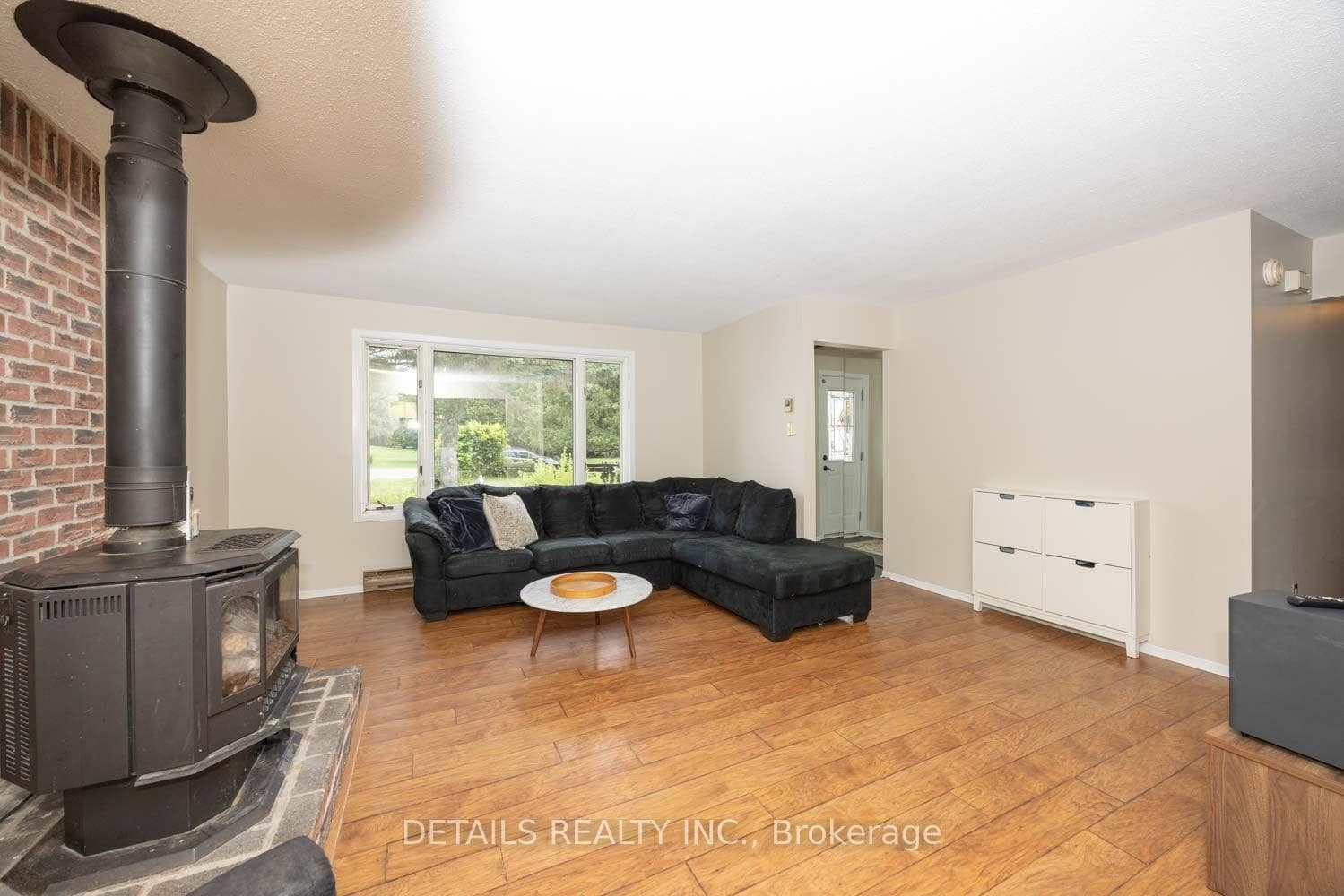 120 Delaney Drive photo 15