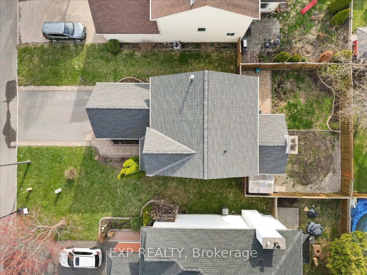 851 Beauregard Crescent photo 43