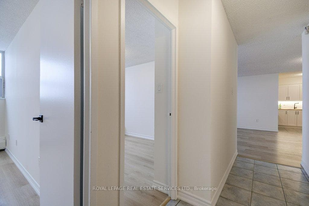 212 Kerr Street Unit 907 photo 22