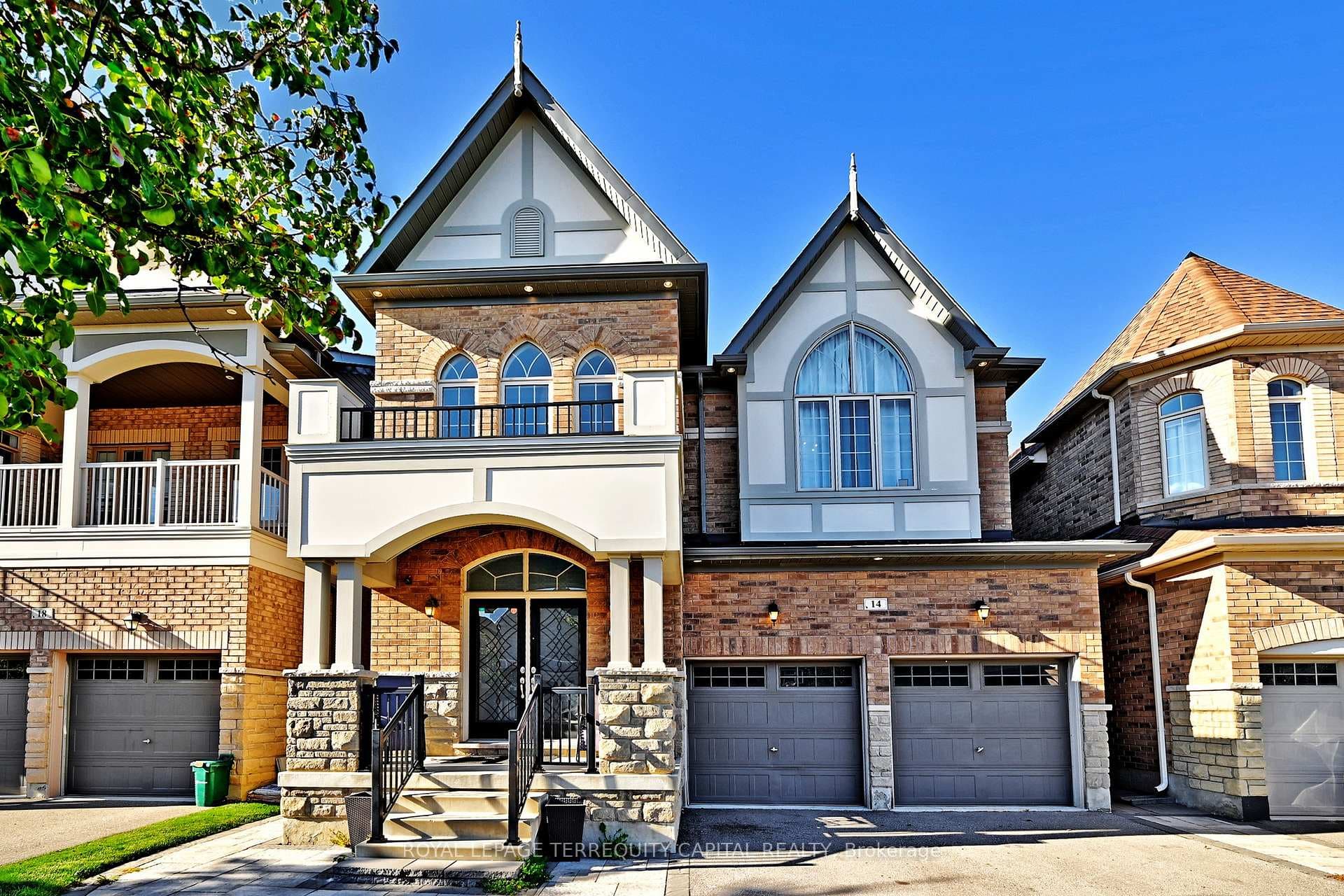 14 Beaconsfield Drive photo 2