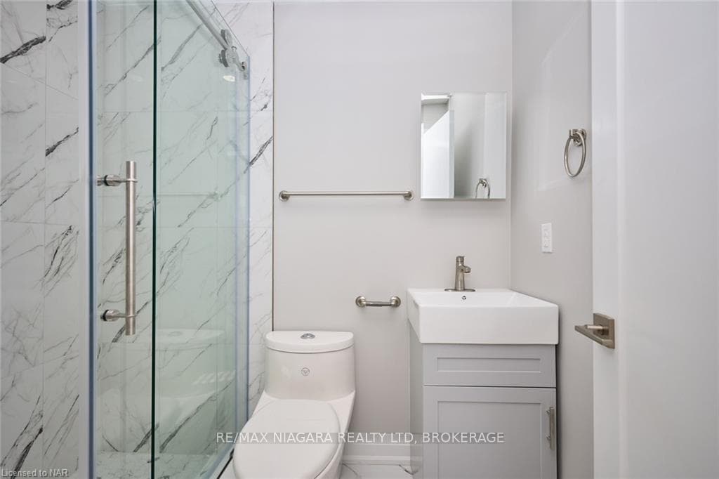 66 BARDOL Avenue Unit 2 photo 14
