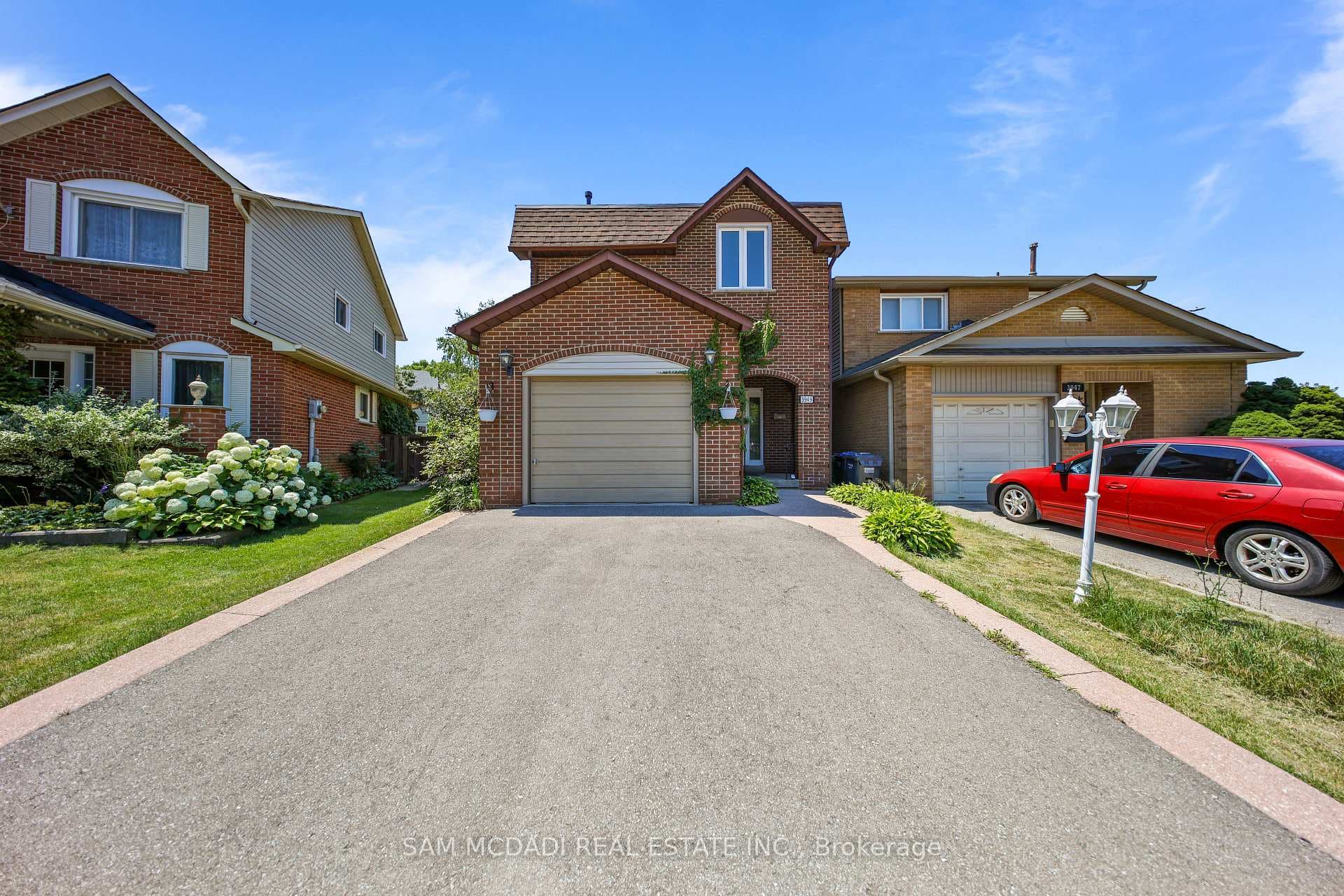 3949 Teakwood Drive photo 1