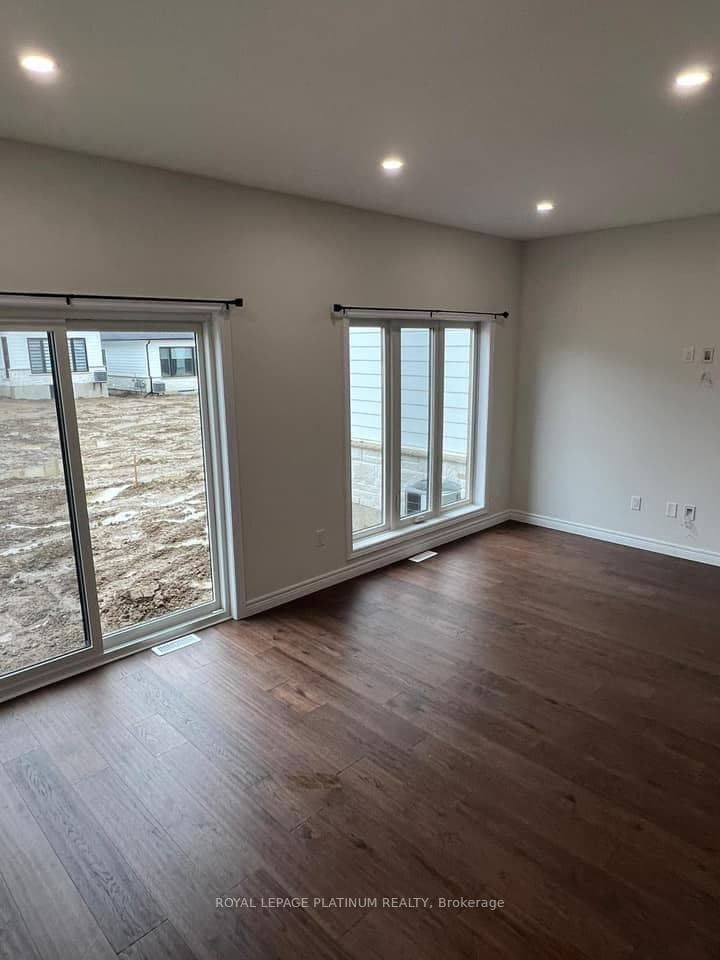 127 Winlow Way photo 11