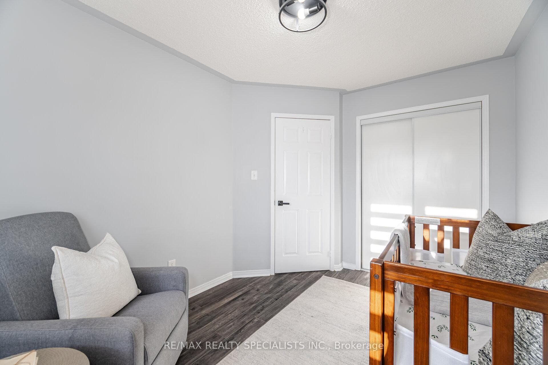 14 Bernard Avenue photo 25