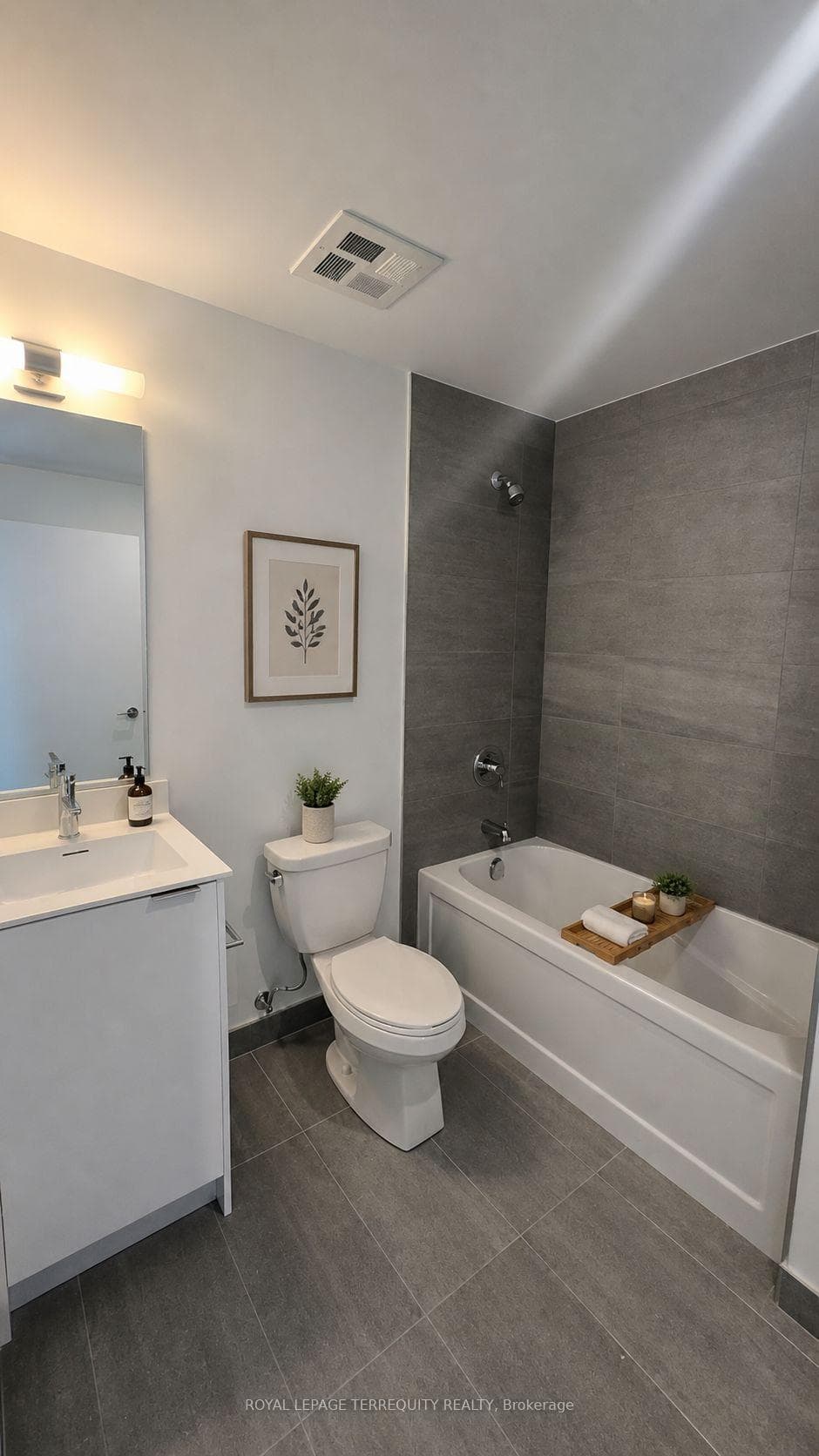 743 Warden Avenue Unit 209 photo 9