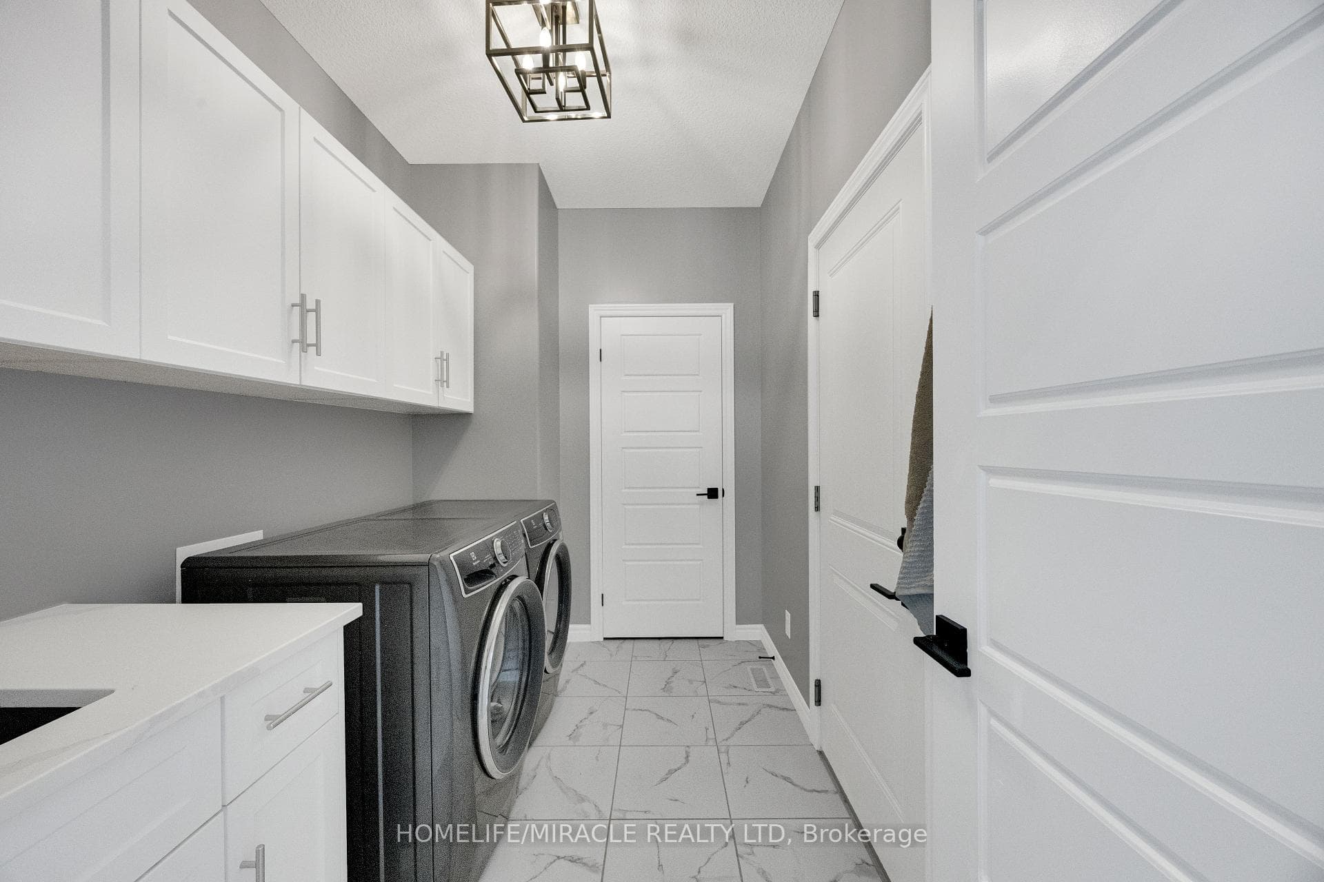 78 Matheson Crescent photo 8