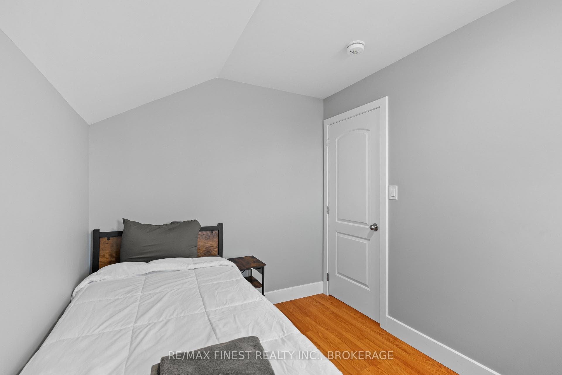 2405 Mcintyre Road photo 25