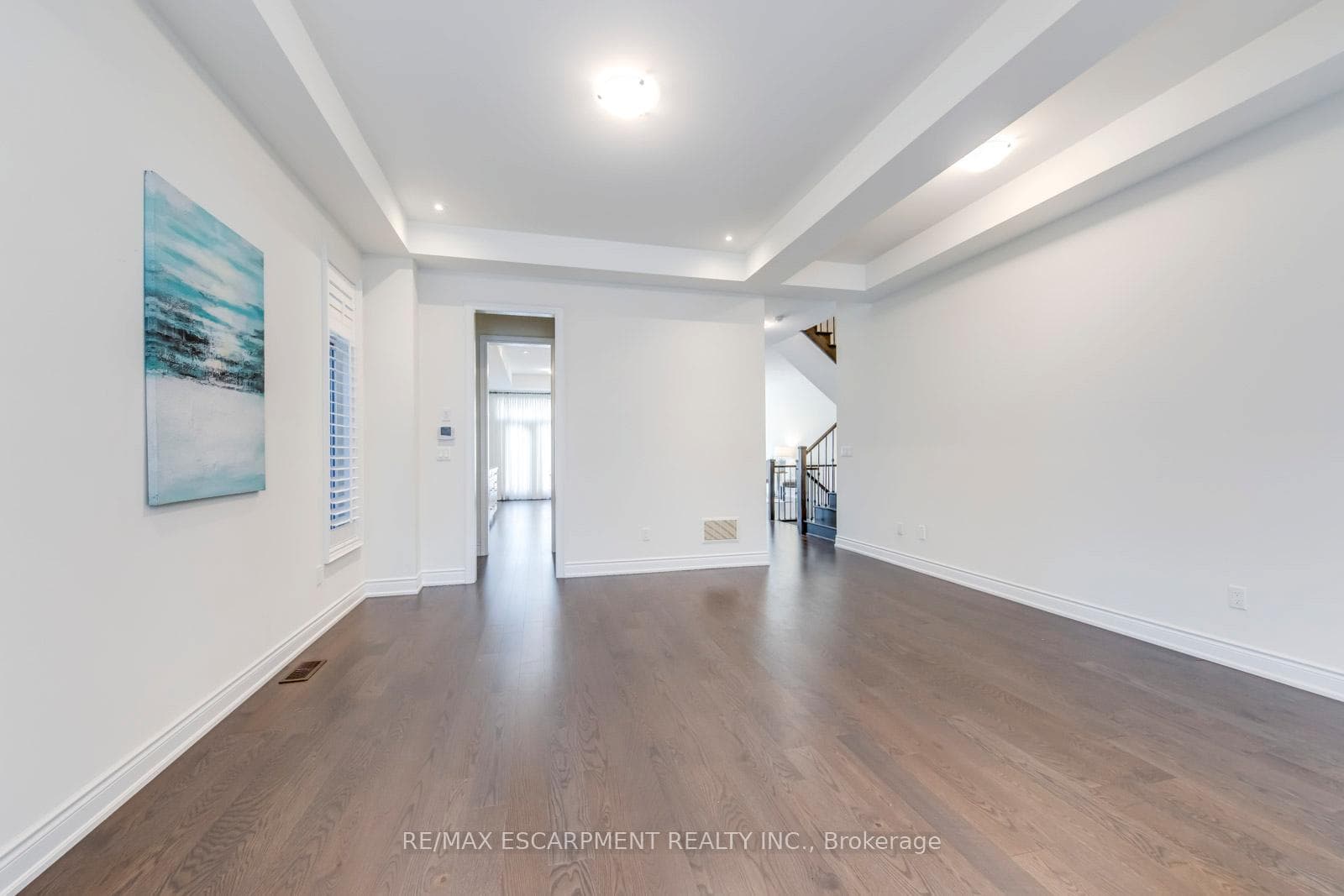 3033 Parsonage Crescent photo 5