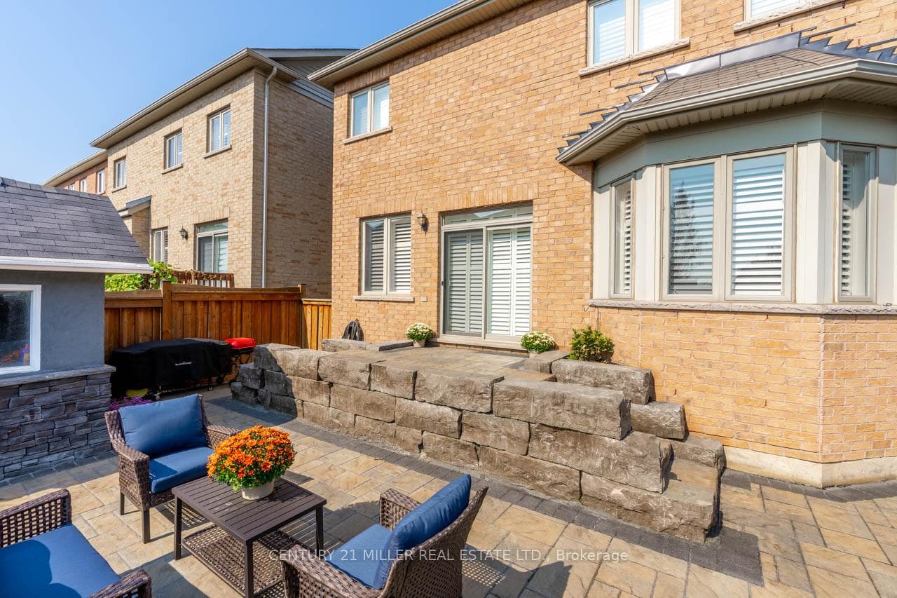 430 Harkin Place photo 32