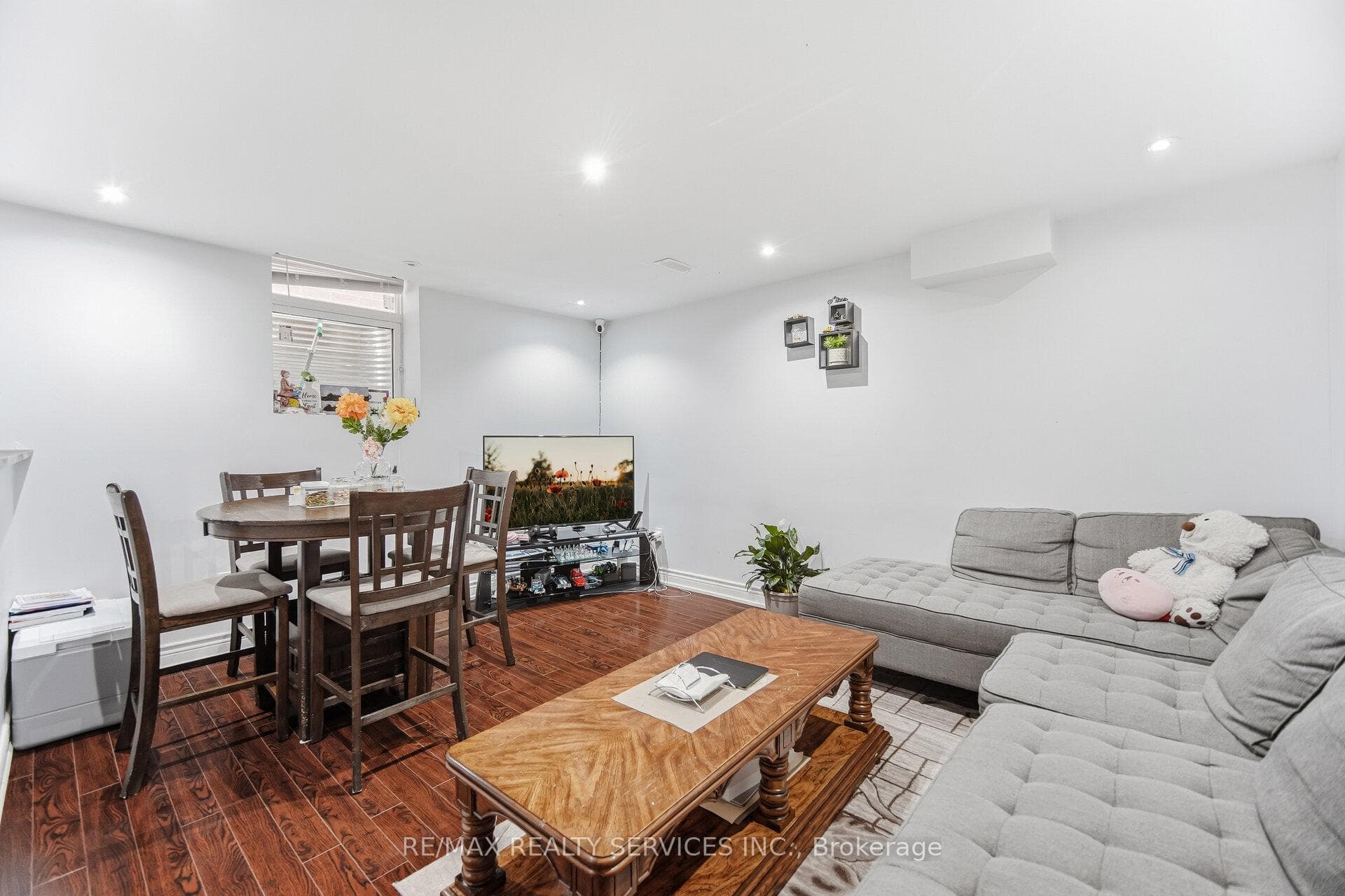 28 Enford Crescent photo 38
