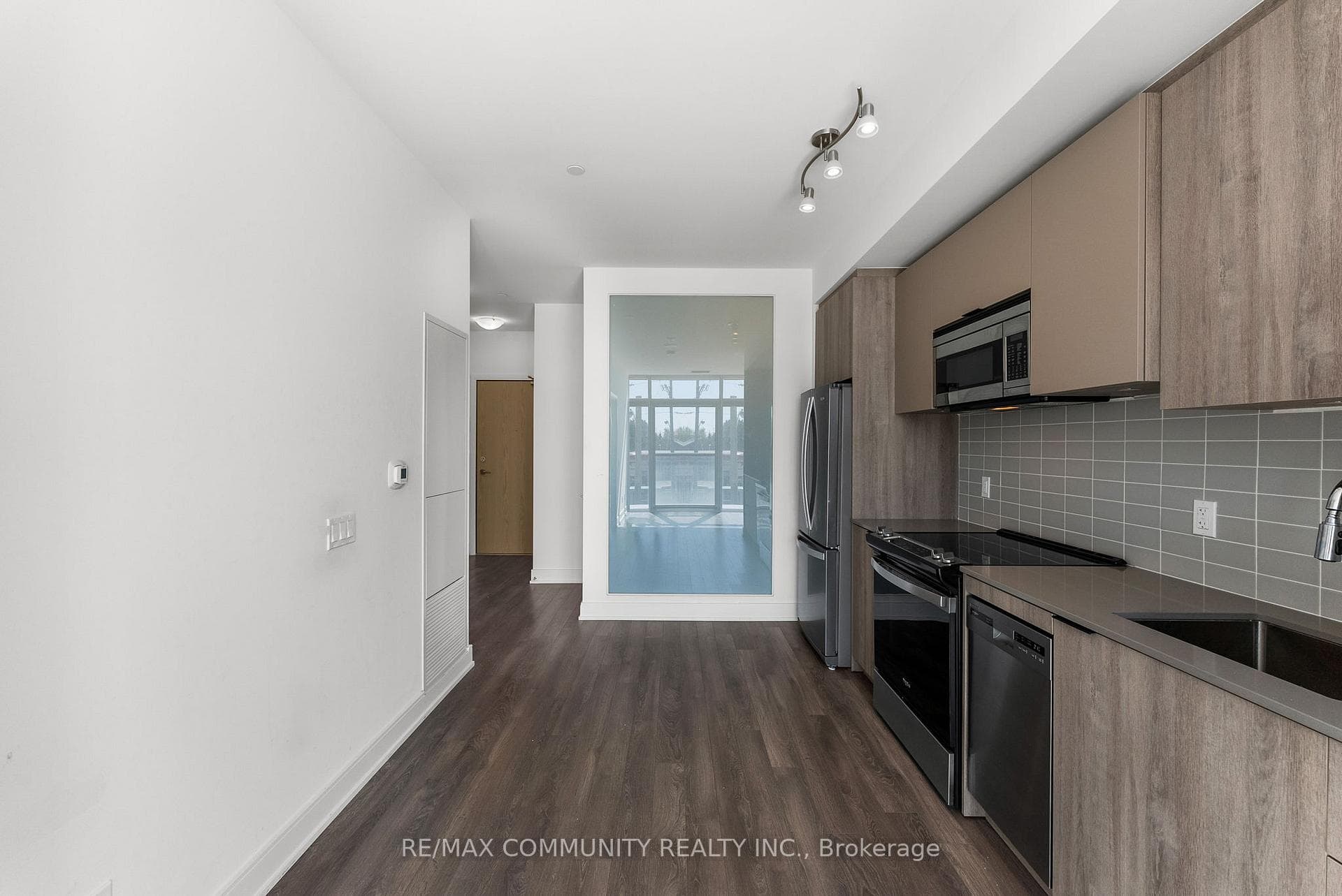 1350 Ellesmere Road Unit 206 photo 6