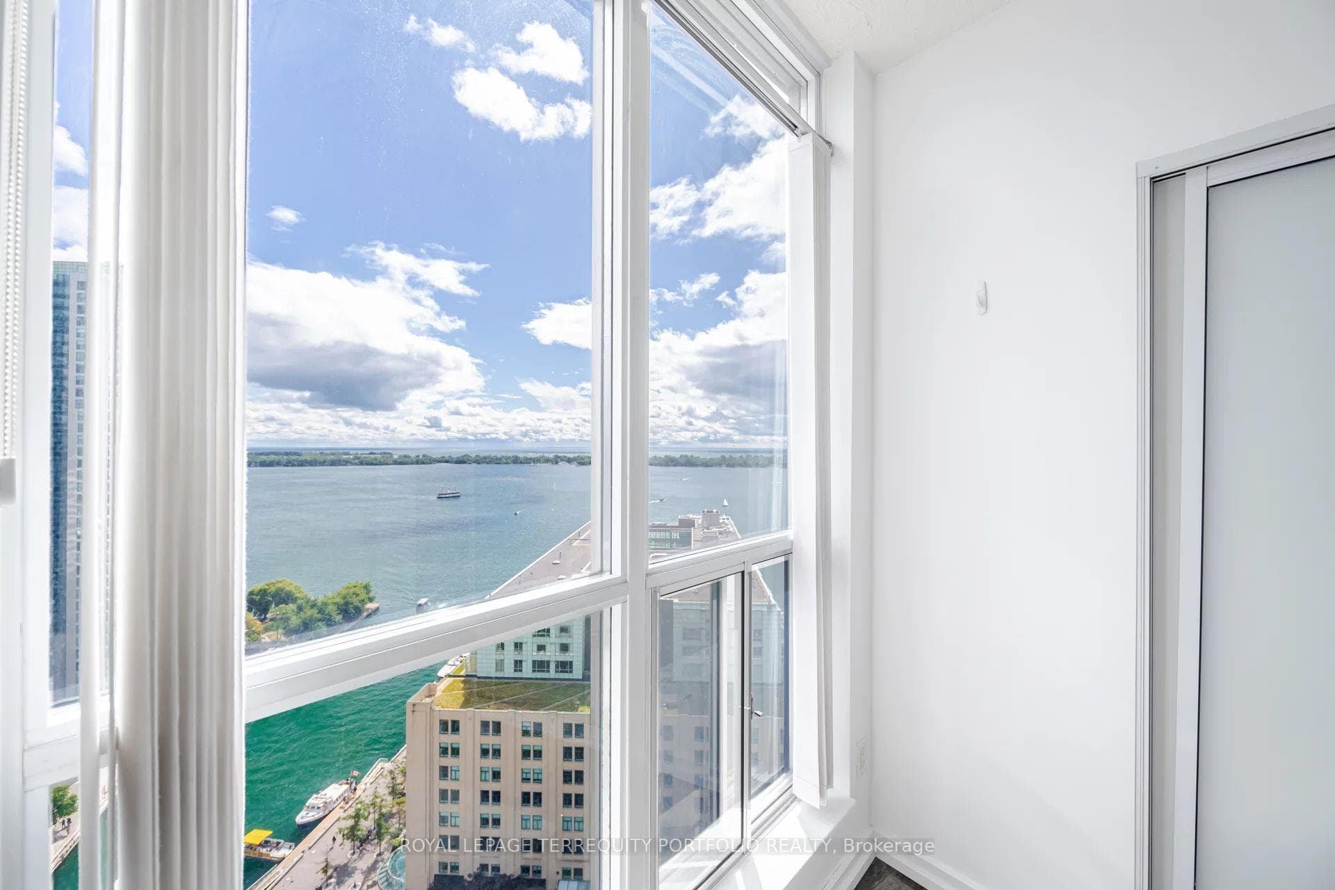 208 Queens Quay Unit 2503 photo 25