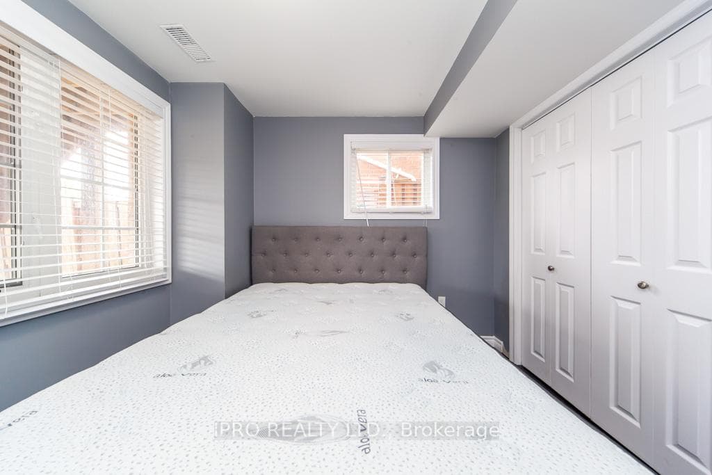 1896 Birchview Drive photo 32
