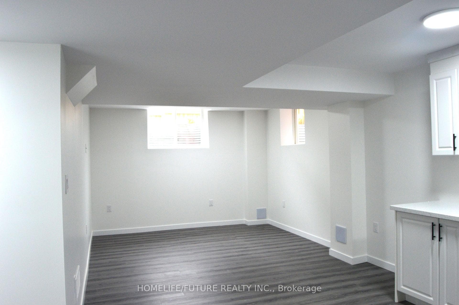 283A Kenneth Cole Drive photo 4