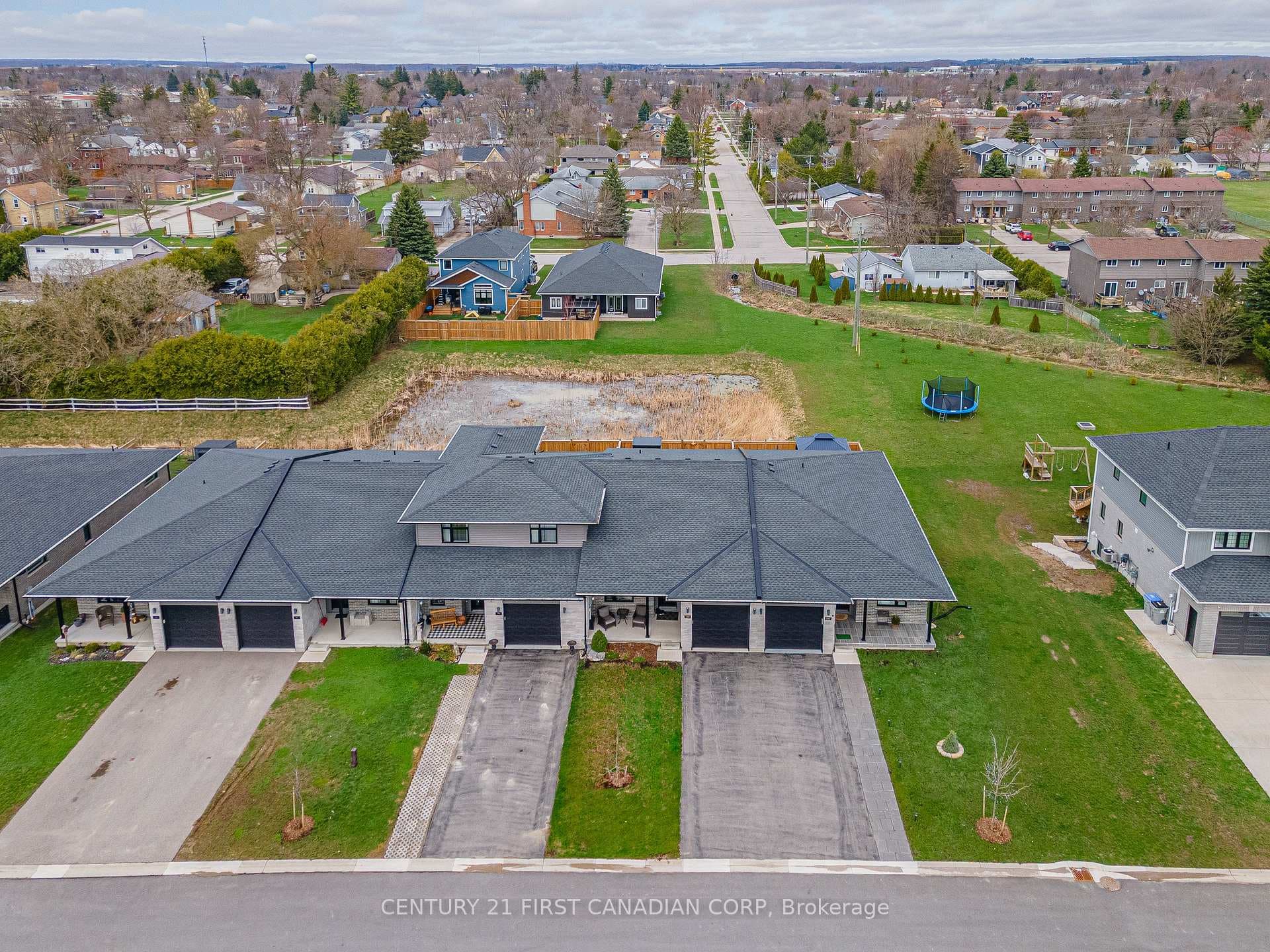 100 Rowe Avenue photo 41