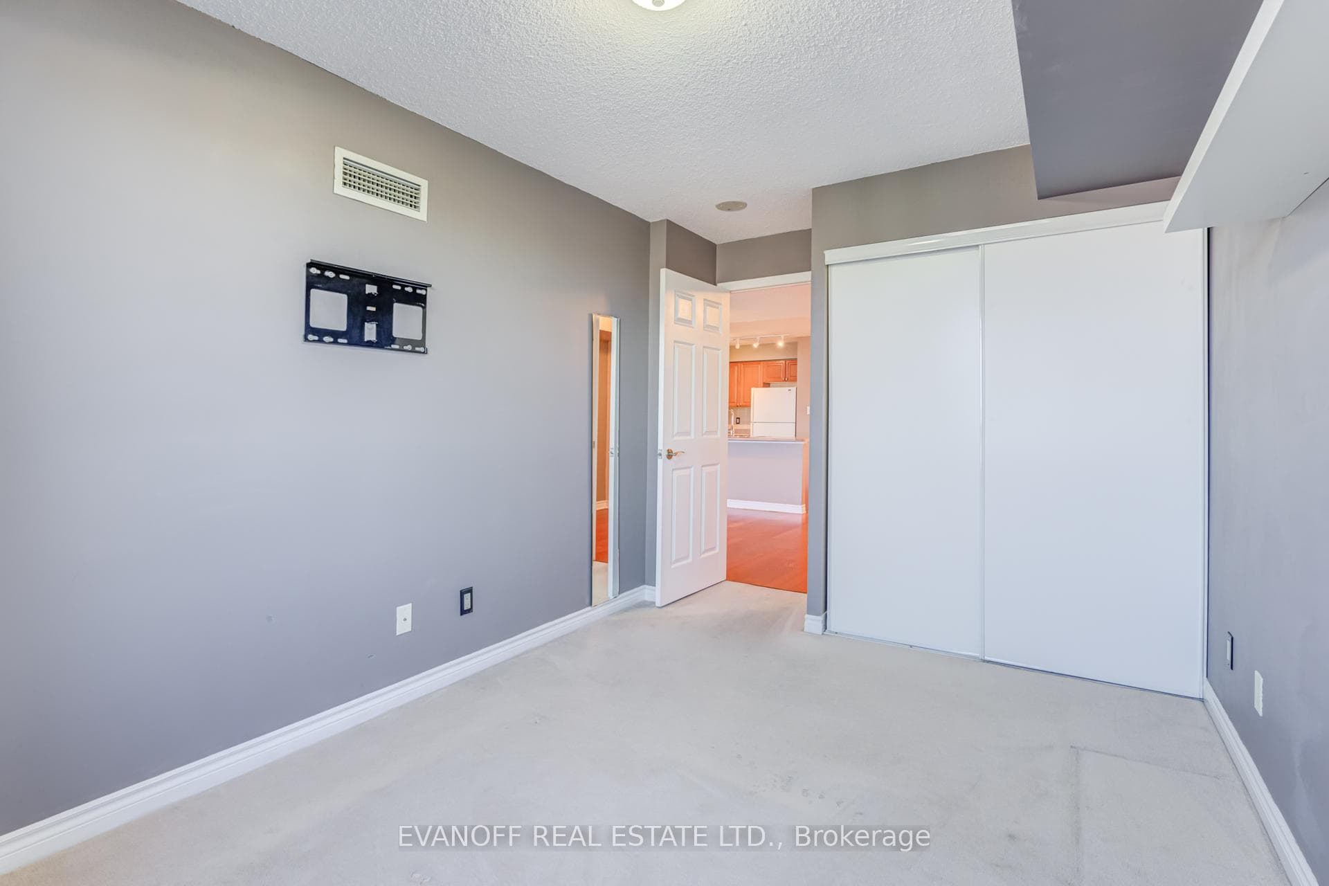 8 Mondeo Drive Unit 309 photo 13