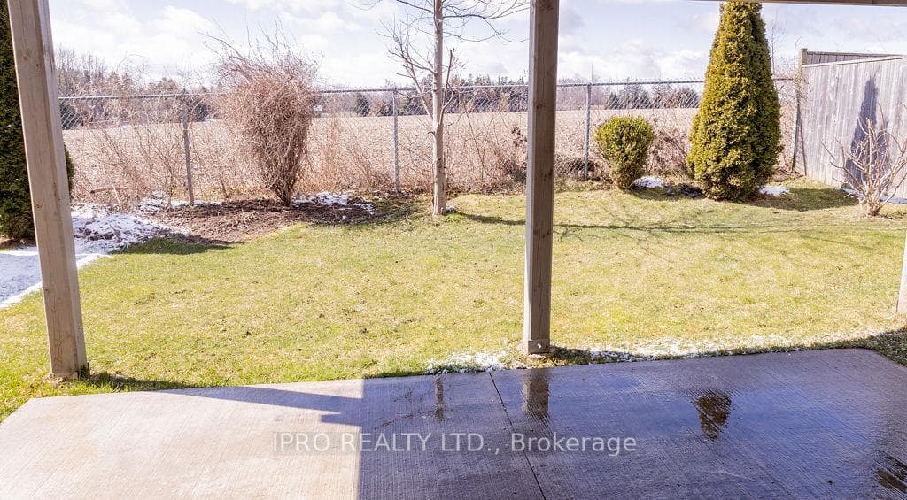 21 Woodhatch Crescent photo 37