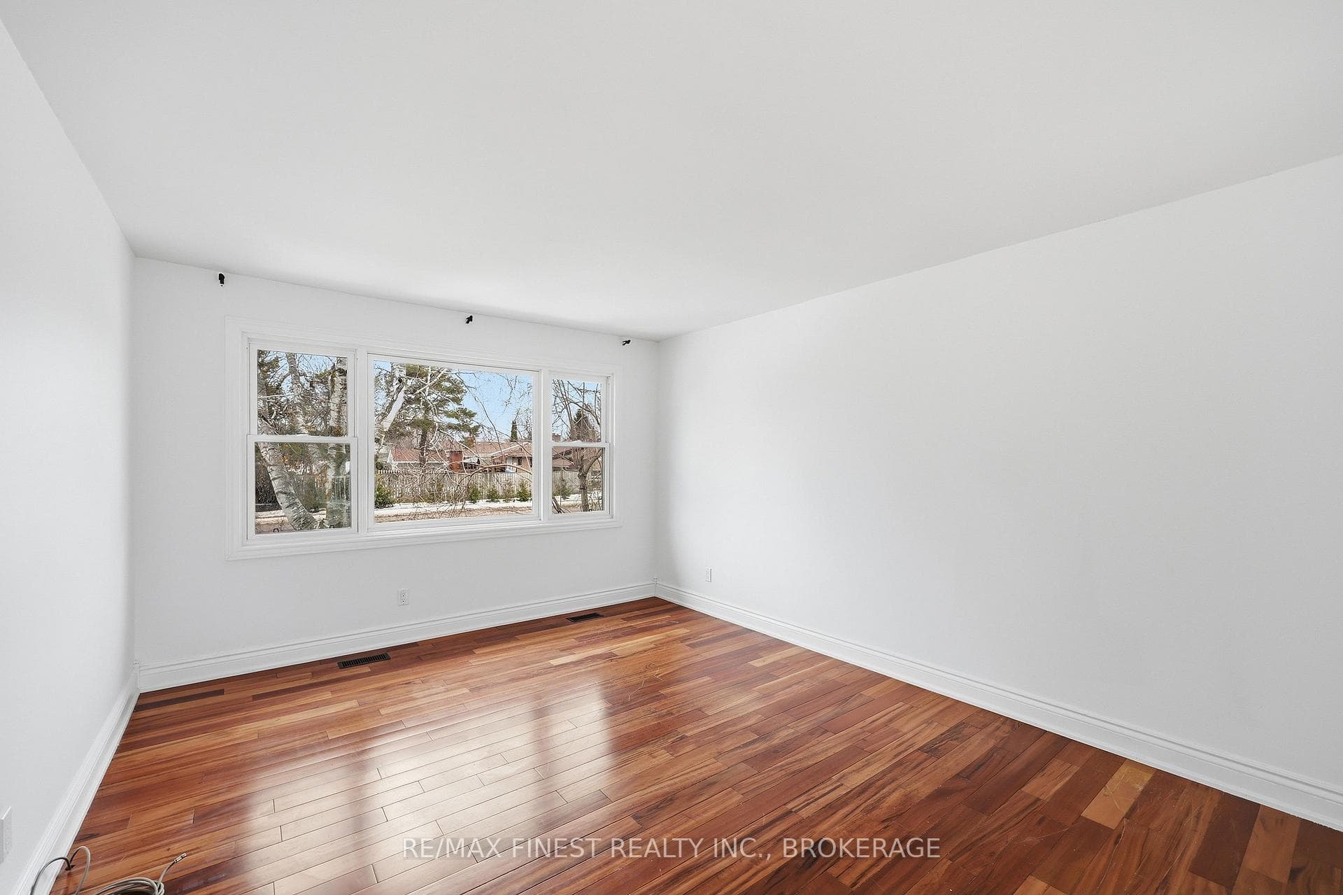 892 Development Drive photo 8