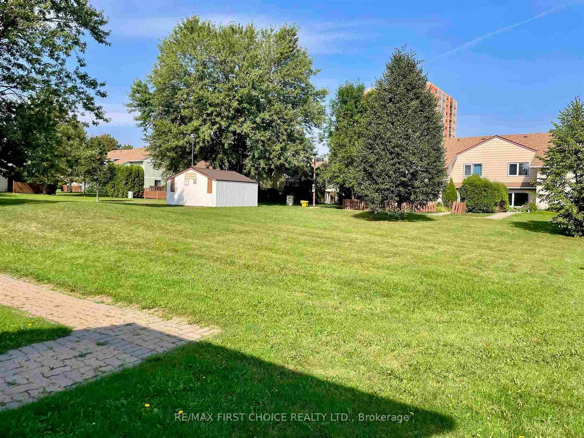 584 Pasteur Road photo 16