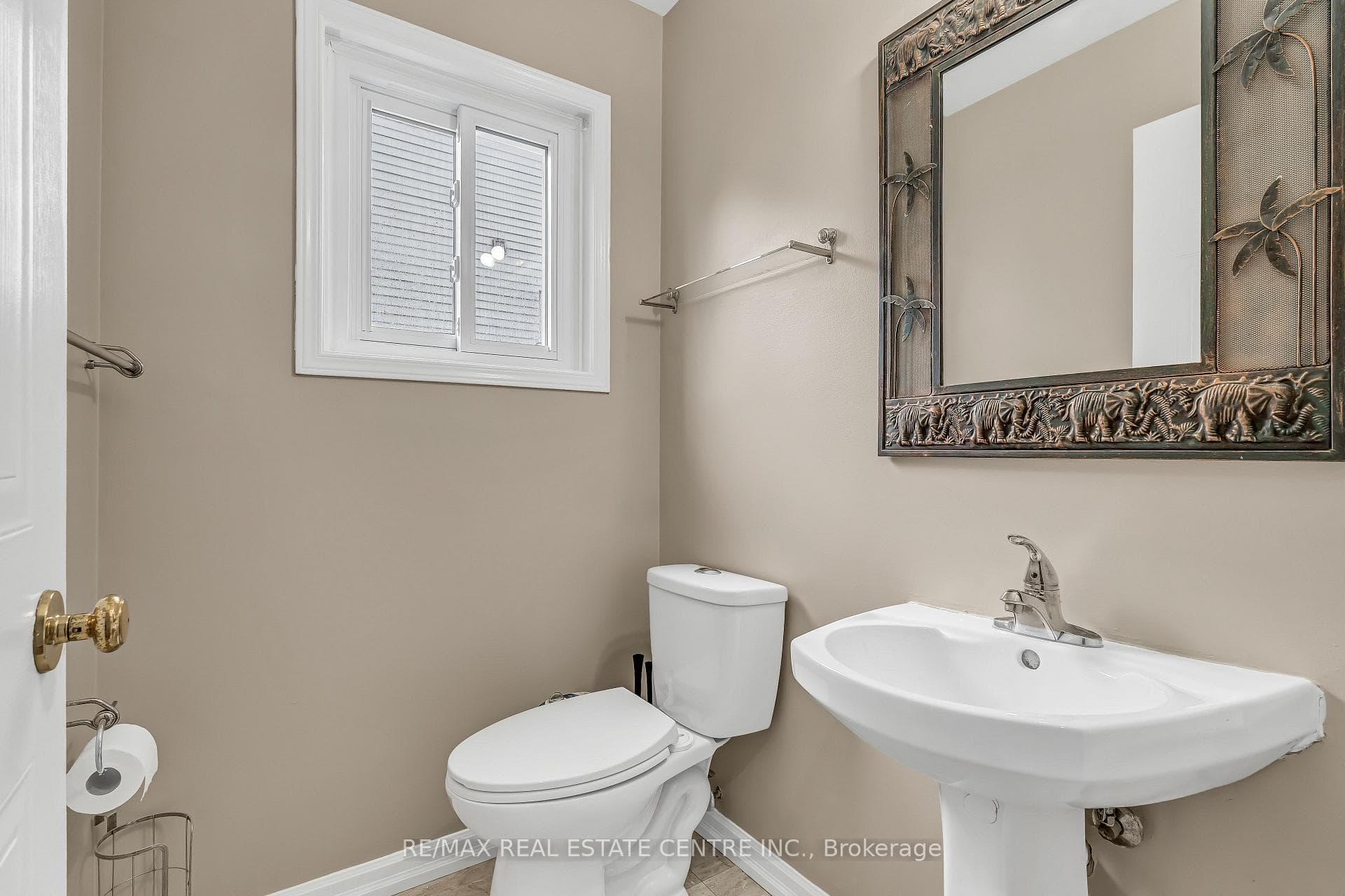 5763 Hemlock Street photo 16