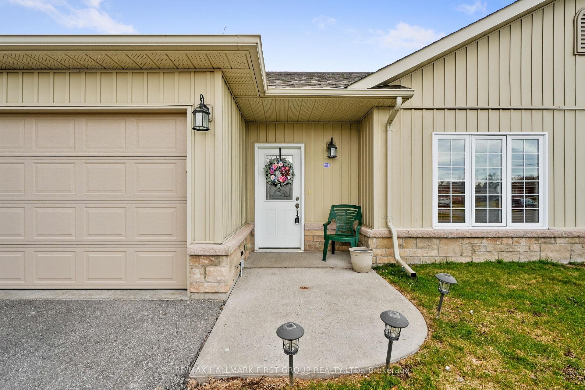 17 George Court Unit 202 photo 3