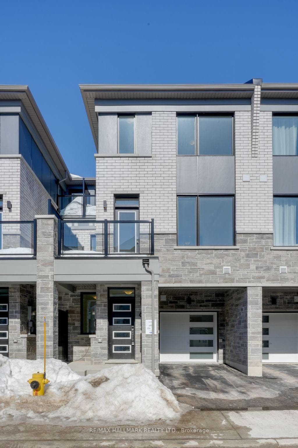 61 Pearen Lane photo 2