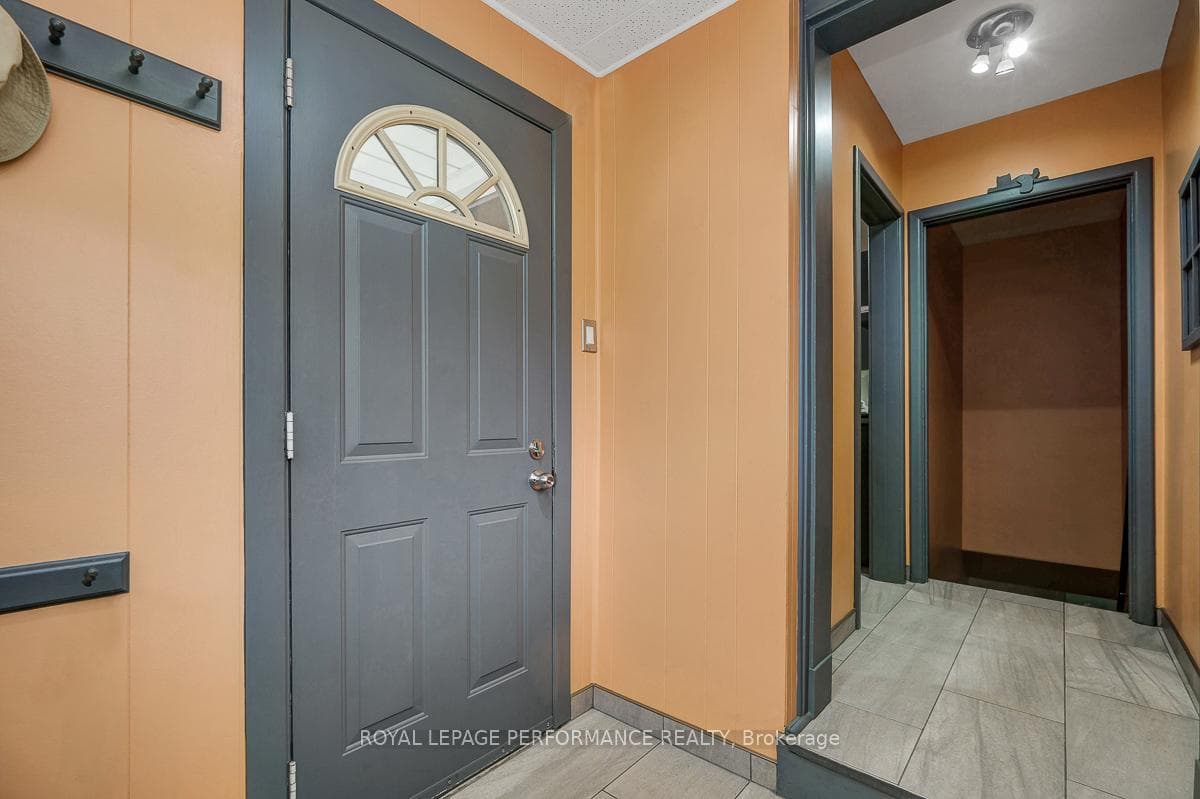 102 Donald Street photo 25