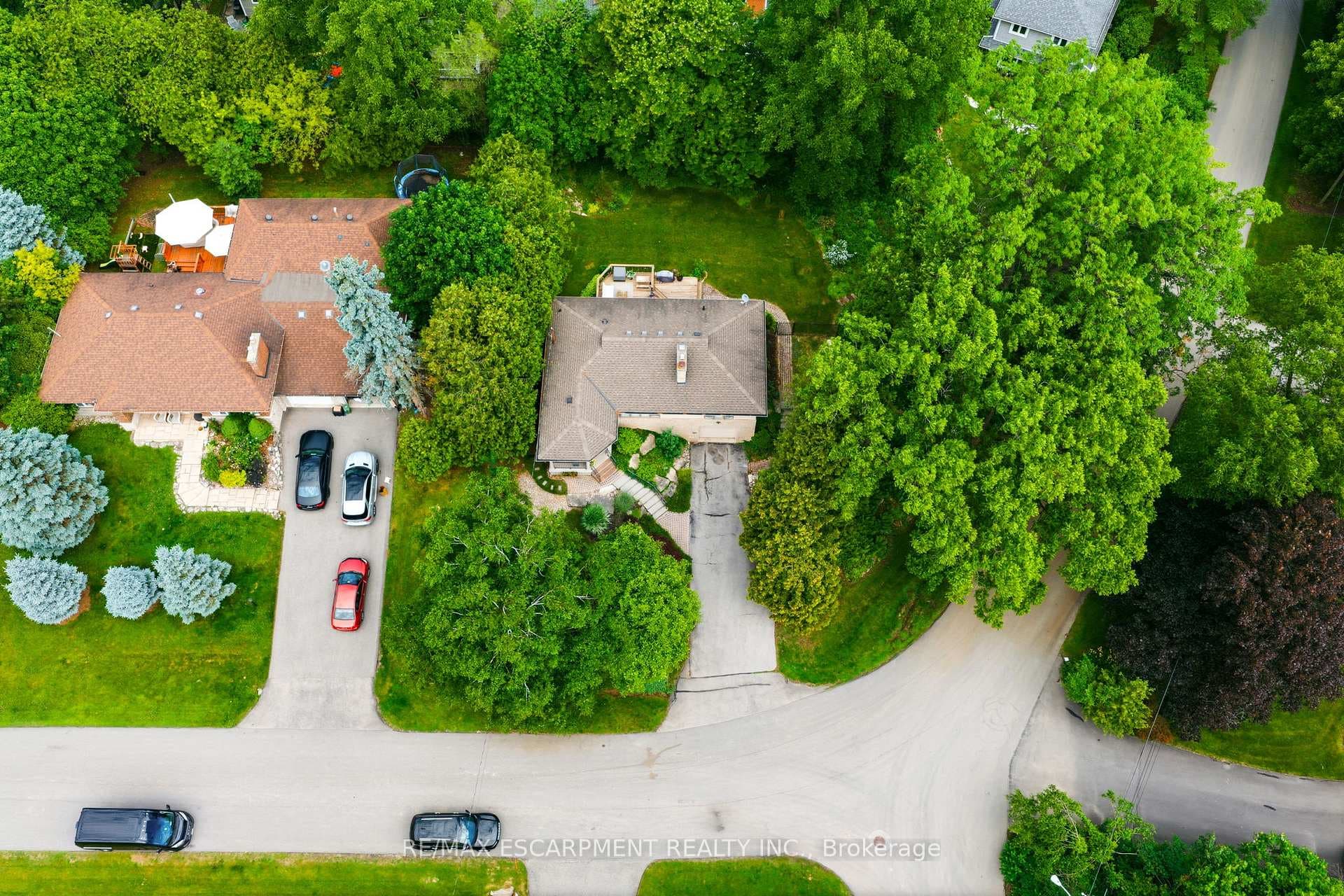 851 Mewburn Road photo 3