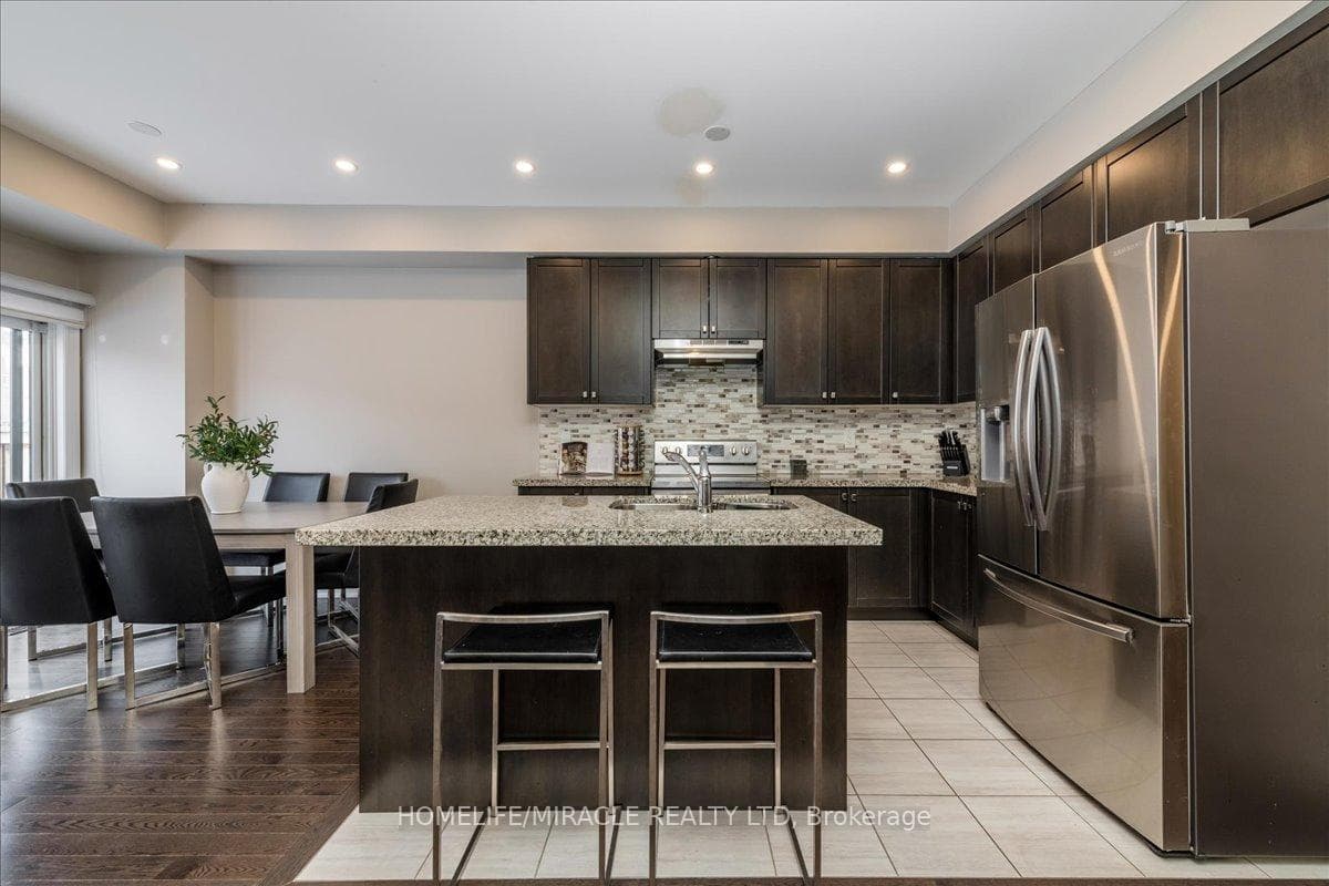 26 Arnold Crescent photo 5