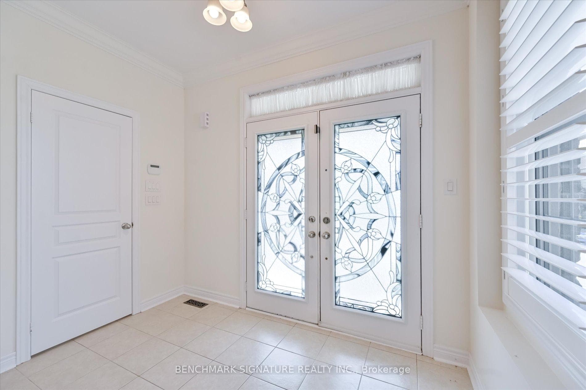 110 Busch Avenue photo 3