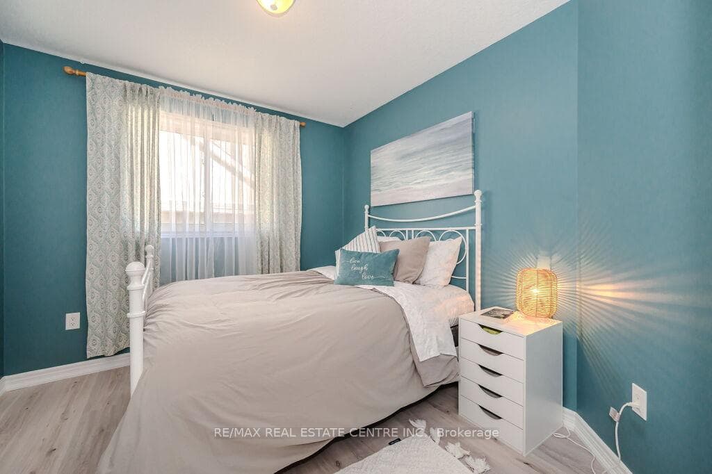 142 Marion Street photo 24