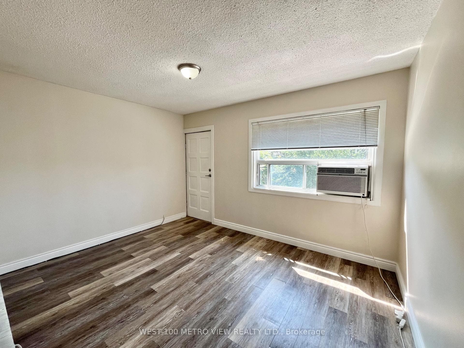1321 Dundas Street Unit 3rd Fl photo 5