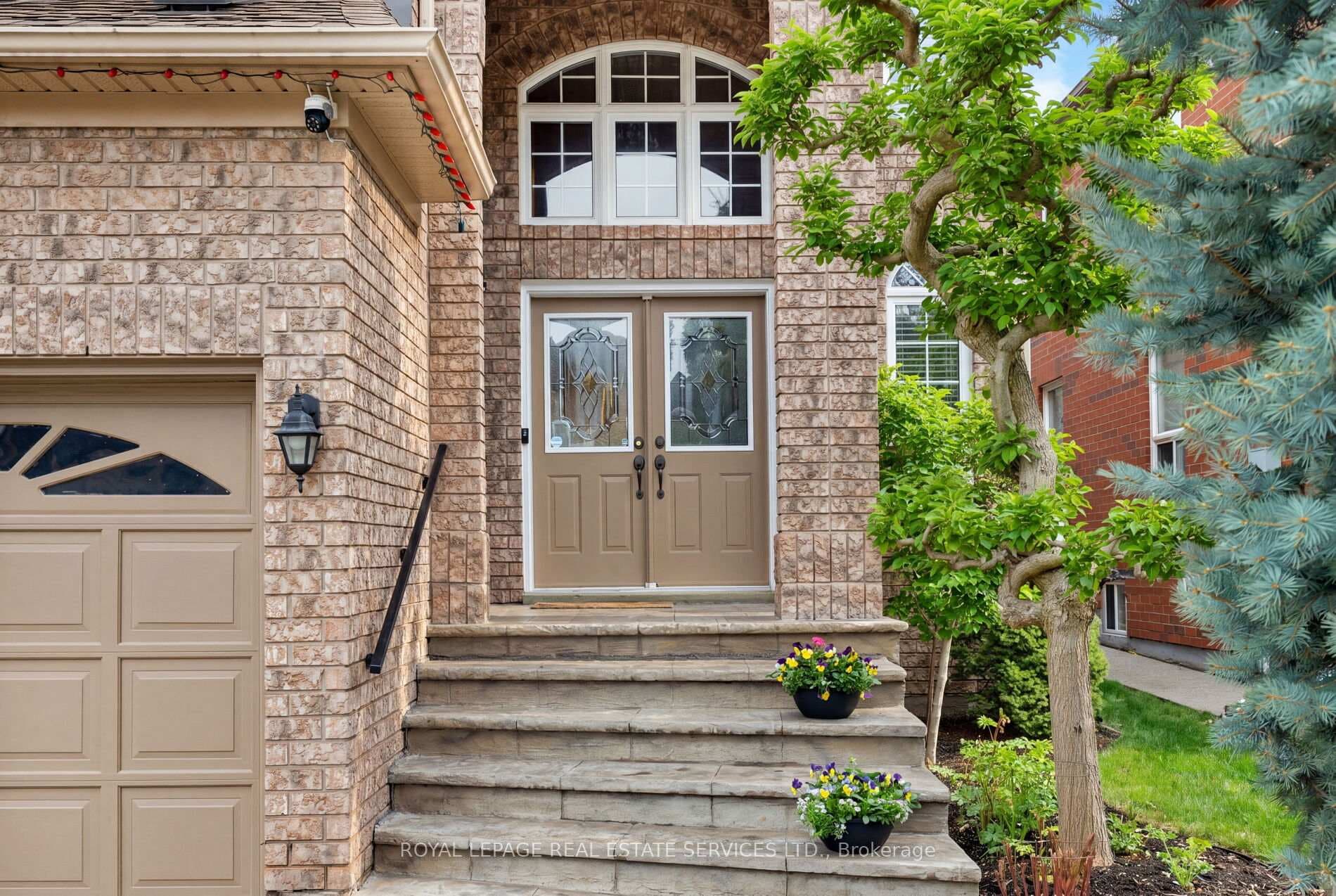2252 Foxfield Road photo 2