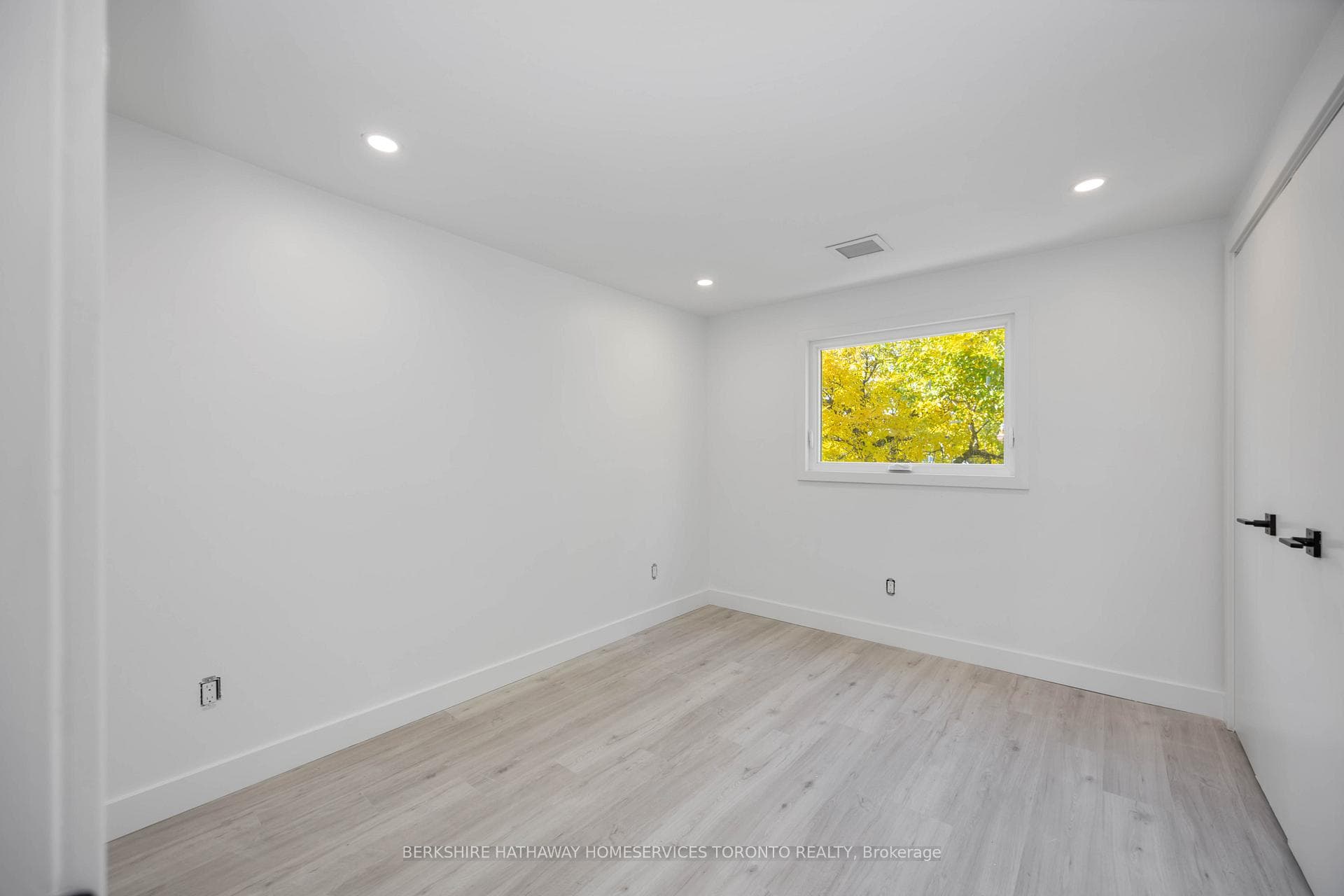 1085 Dovercourt Road Unit 4 photo 9