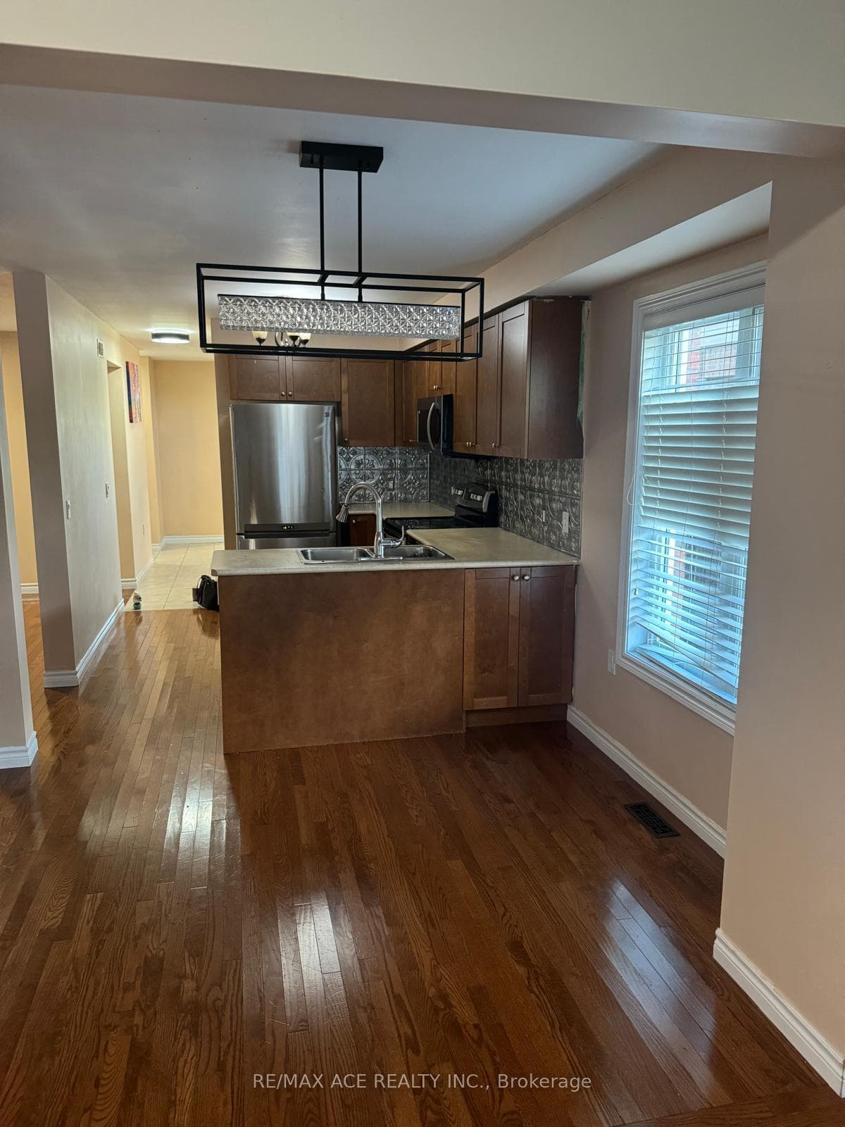 1337 Wadebridge Crescent photo 3