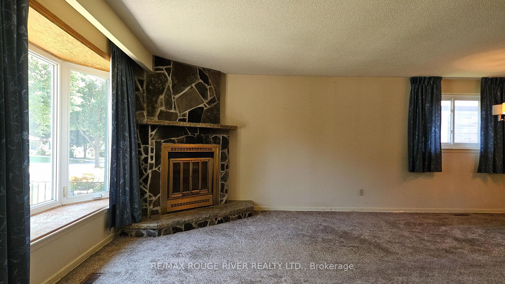 25 Lewin Crescent photo 27