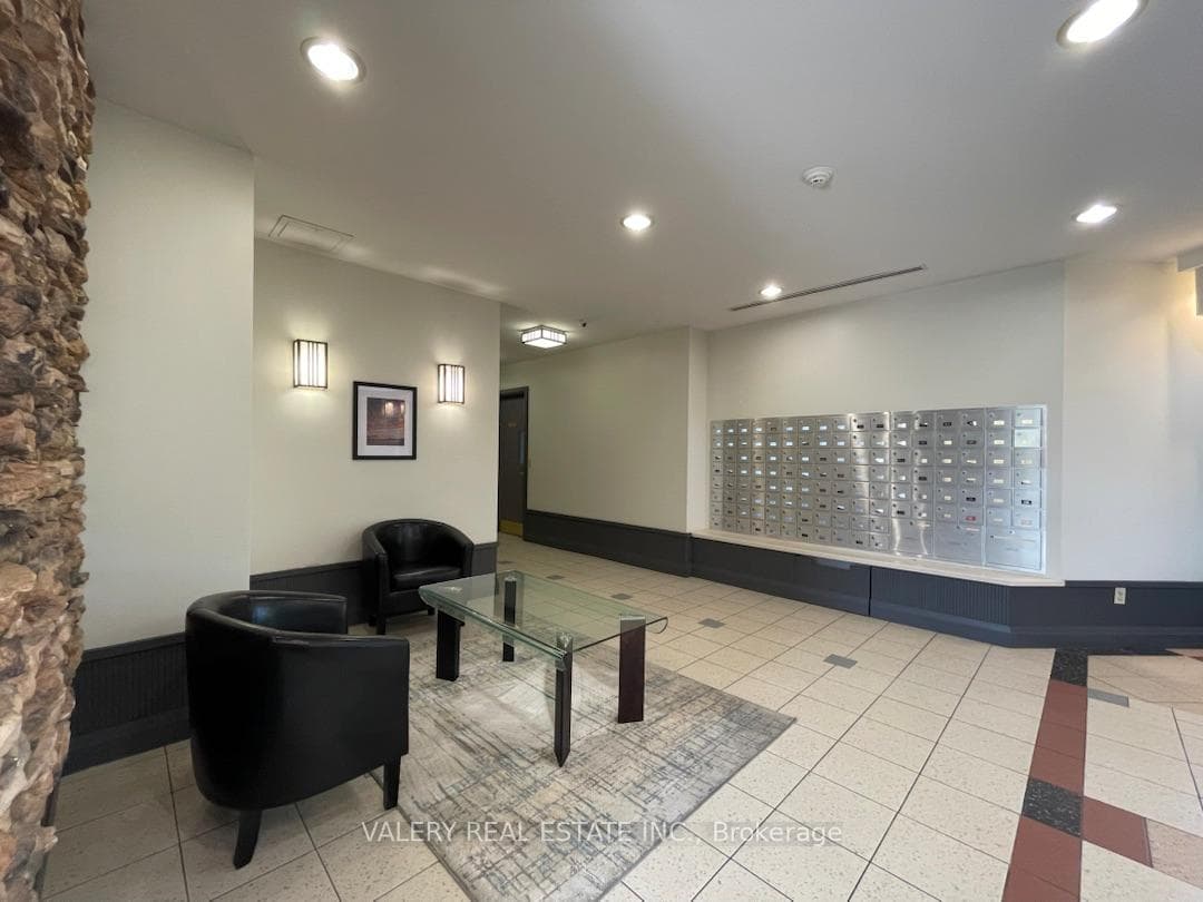1140 Parkwest Place Unit 610 photo 20