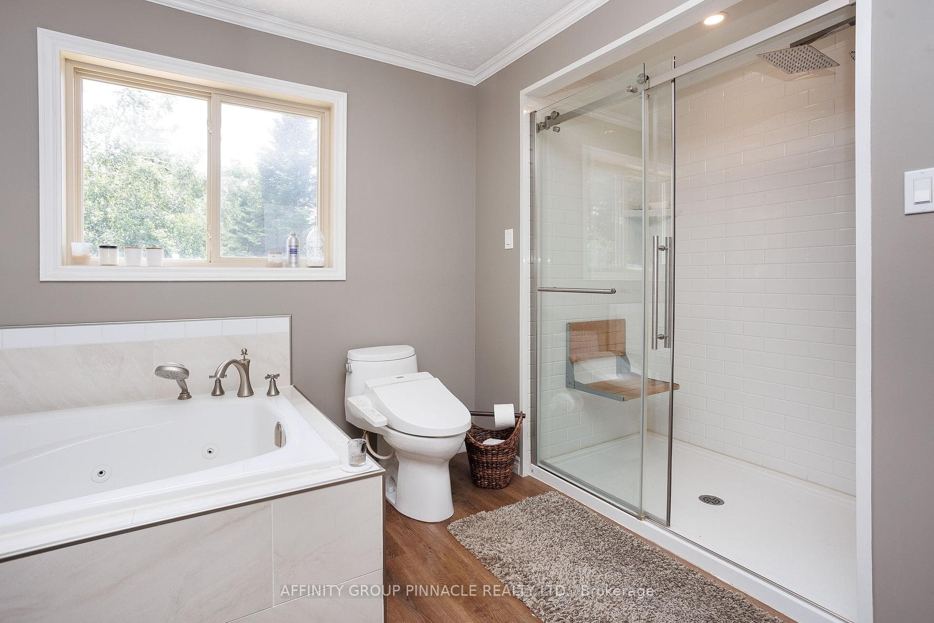 1385 Furniss Drive photo 23