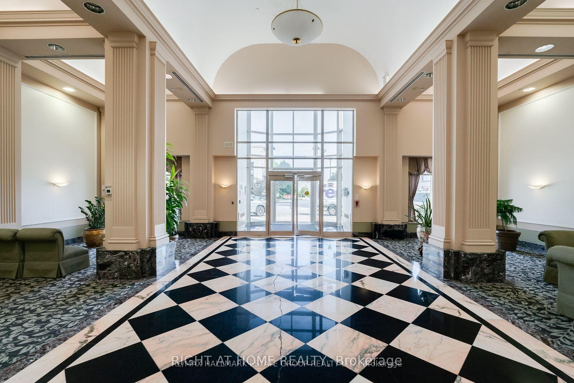 Welcoming Entrance of Lobby