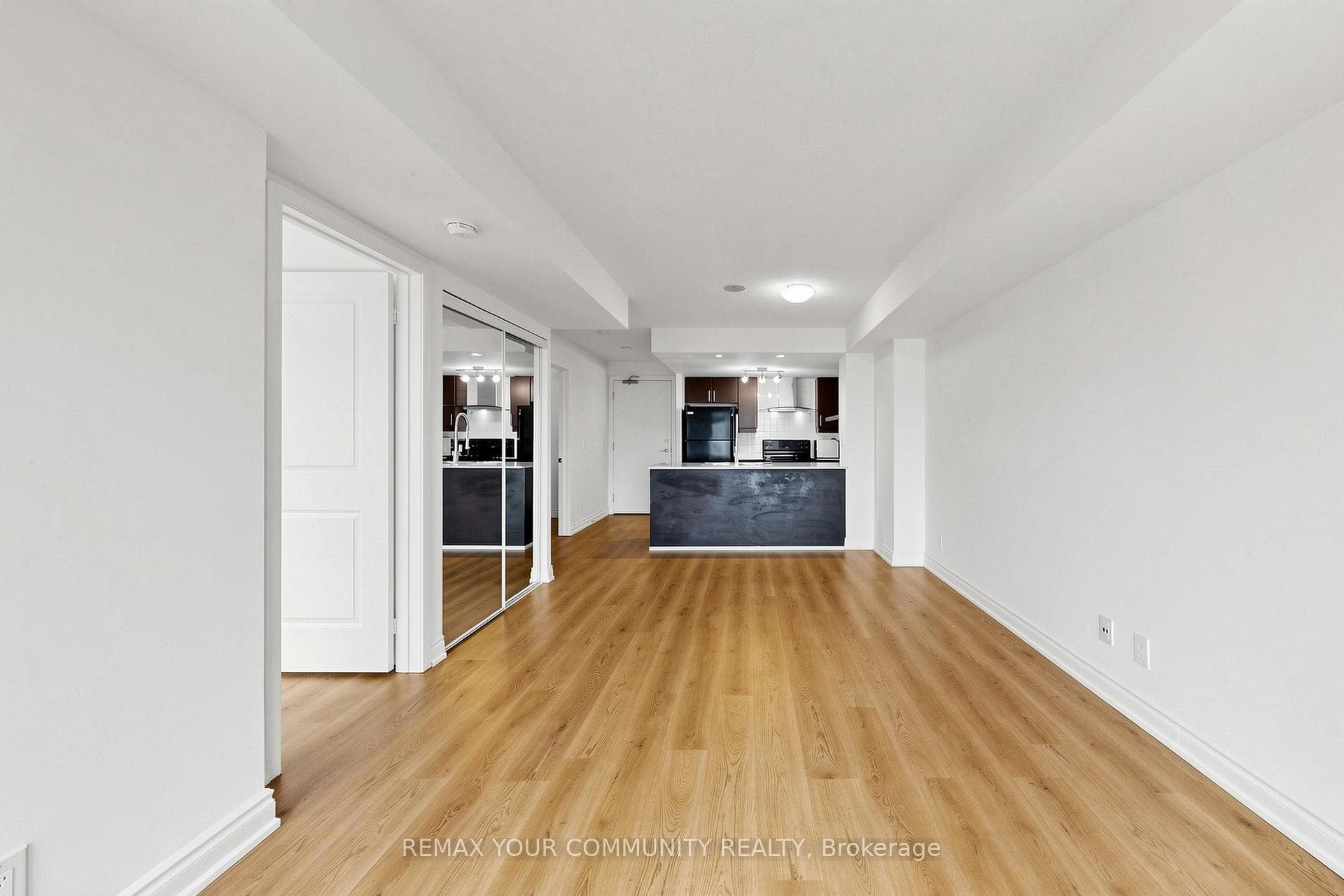 190 Borough Drive Unit 1909 photo 7